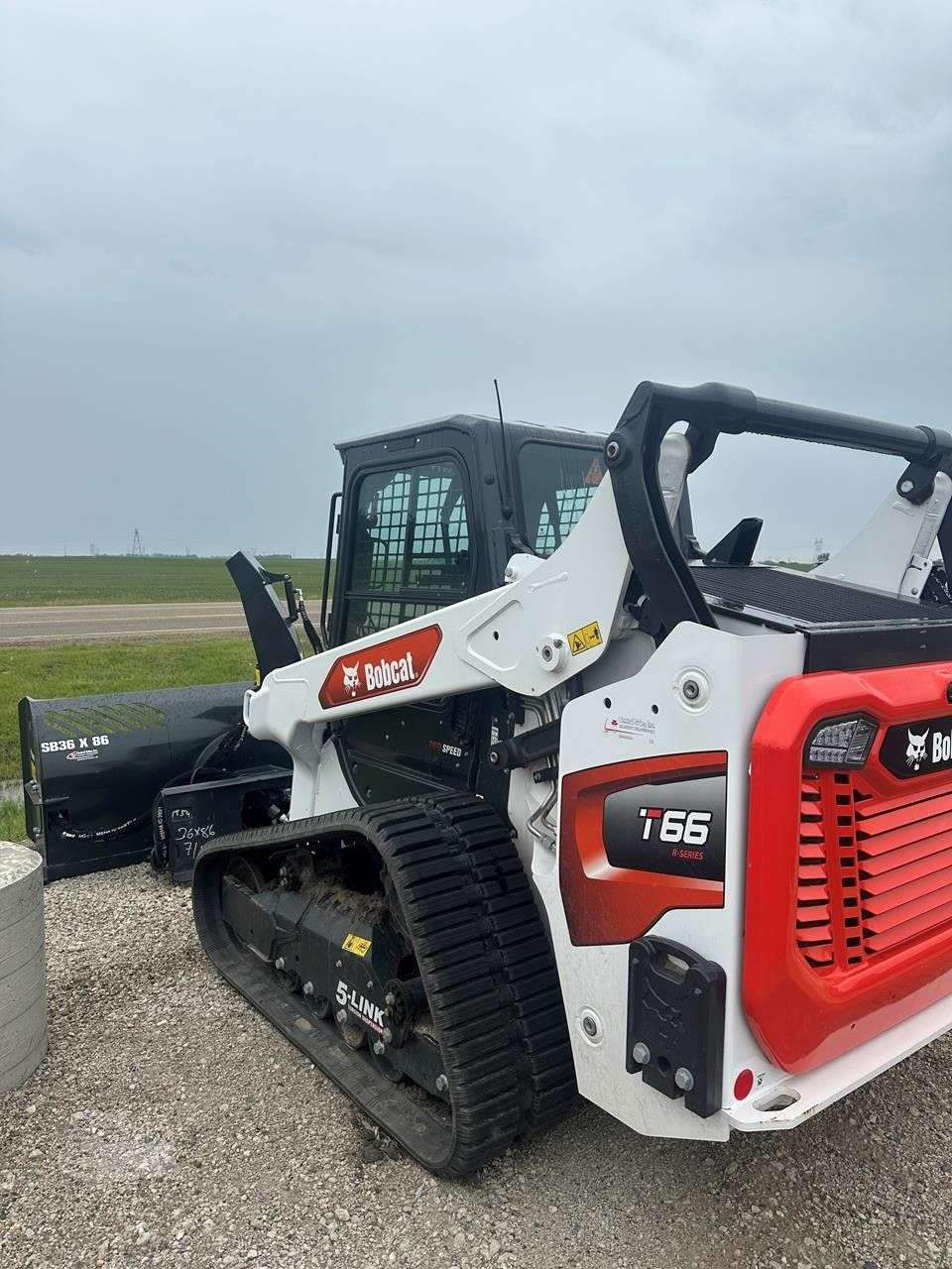 2025 BOBCAT T66 image 5