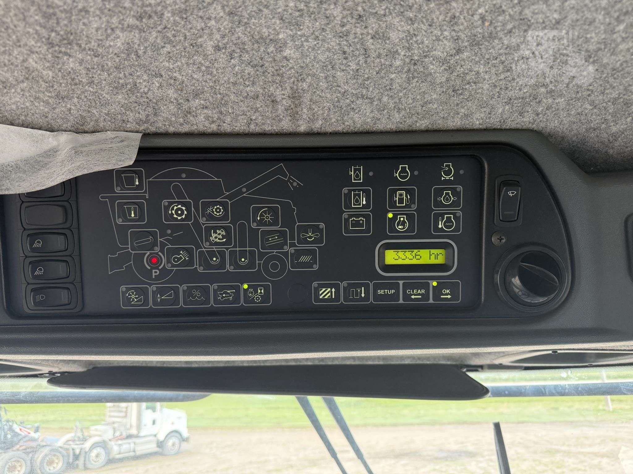 2009 GLEANER R66 image 15