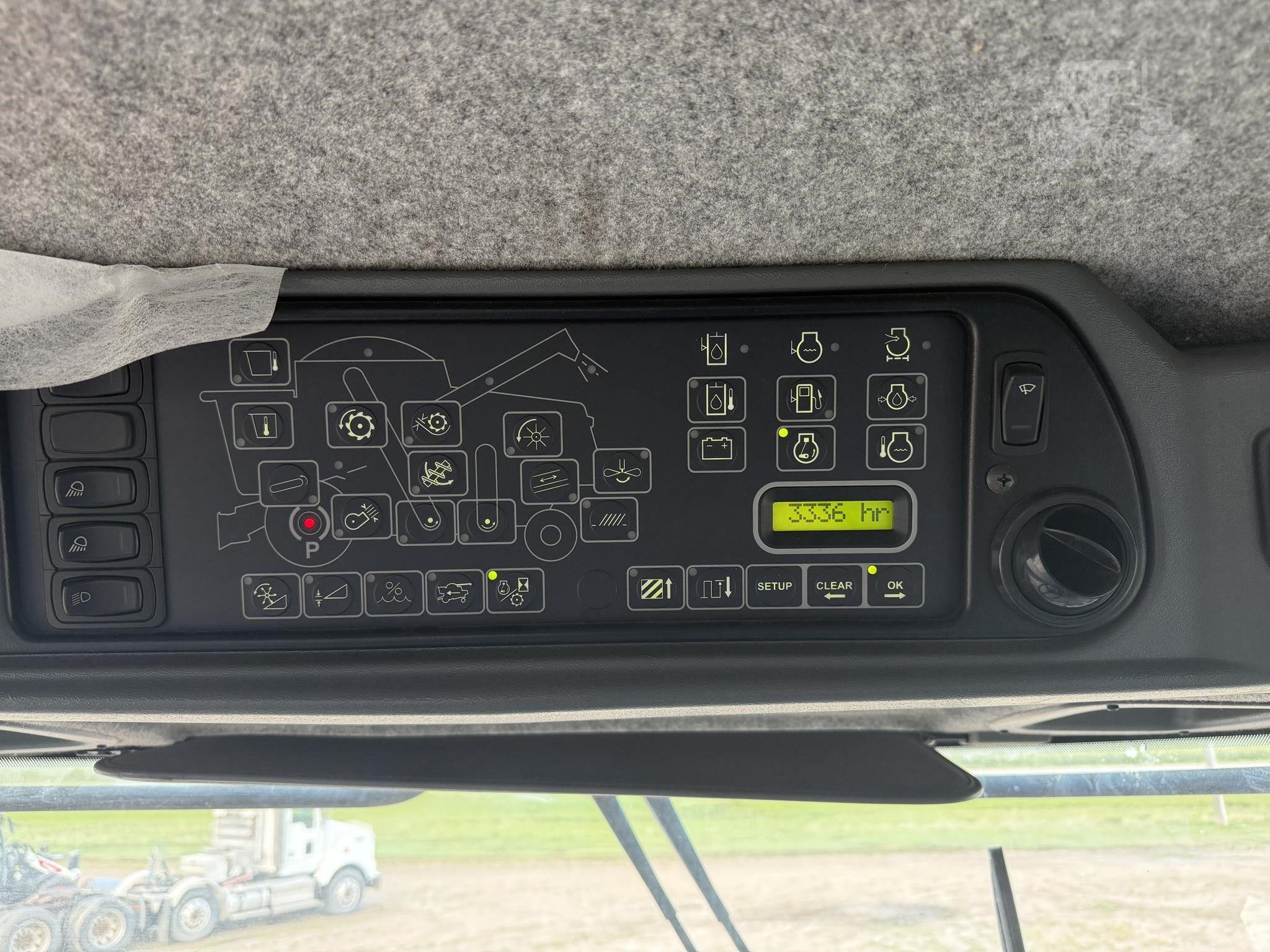 2009 GLEANER R66 image 15