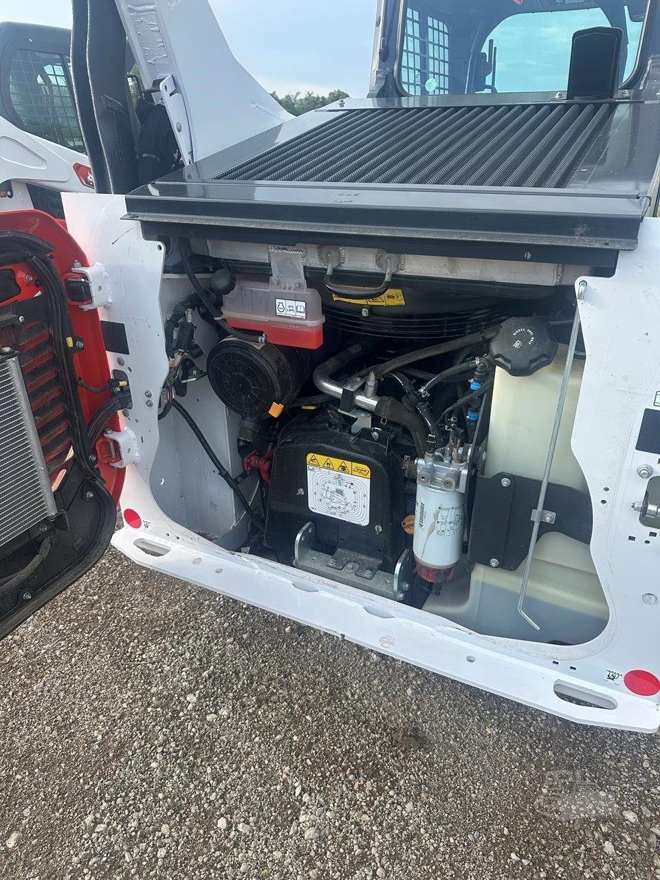 2025 BOBCAT T76 image 9
