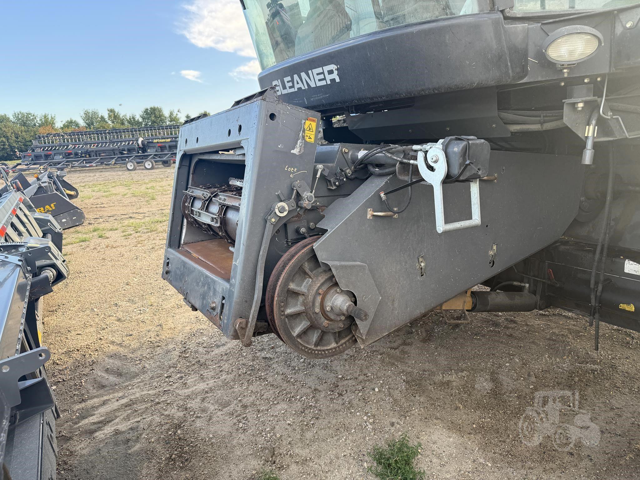 2009 GLEANER R66 image 6
