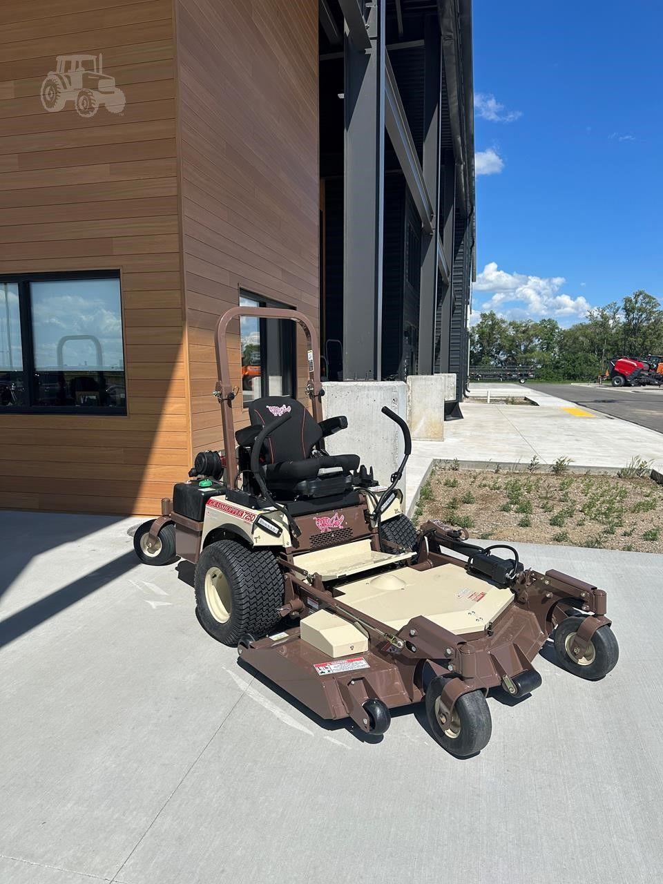 2026 GRASSHOPPER 725DT6