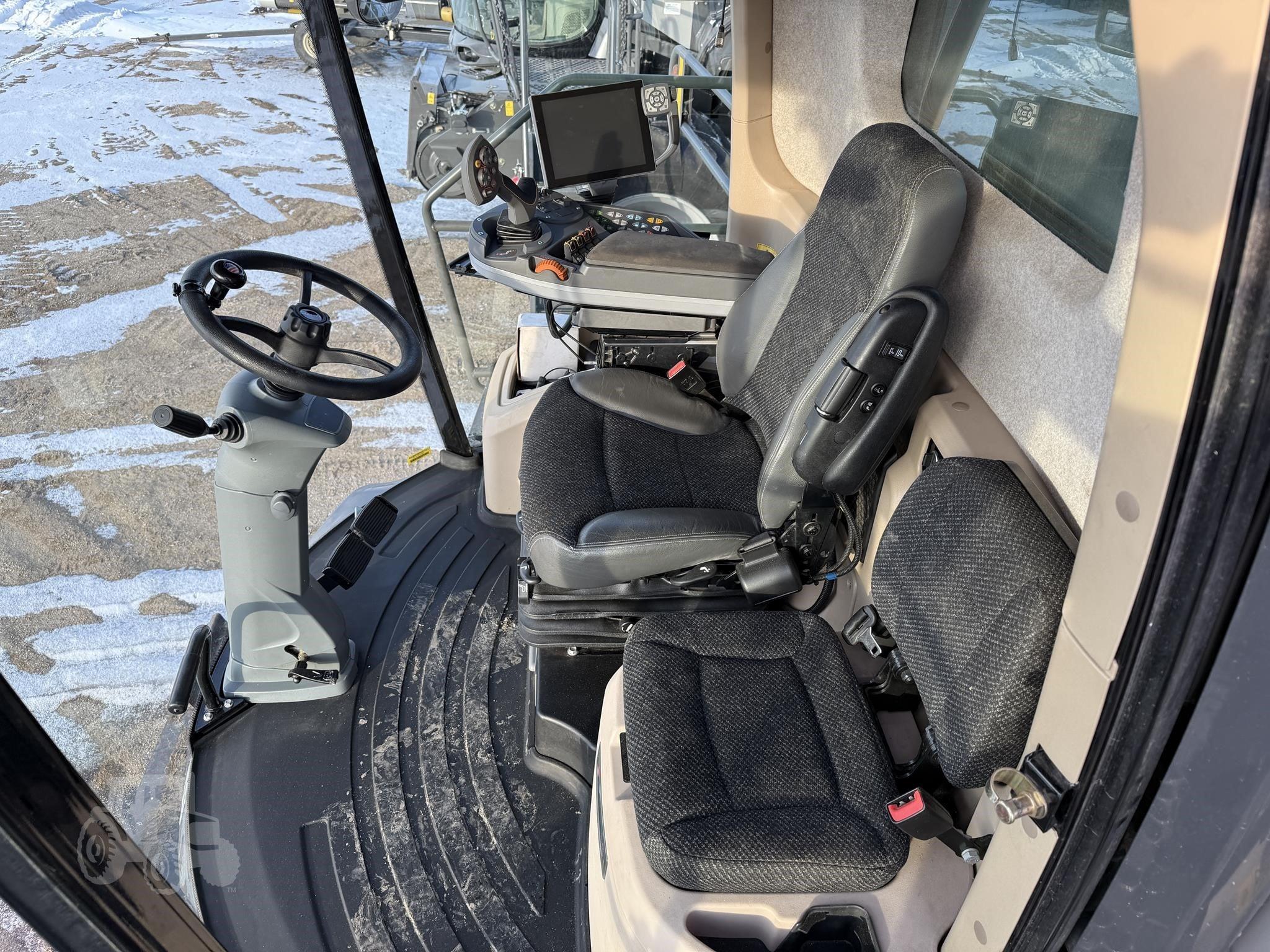 2017 GLEANER S97 image 12