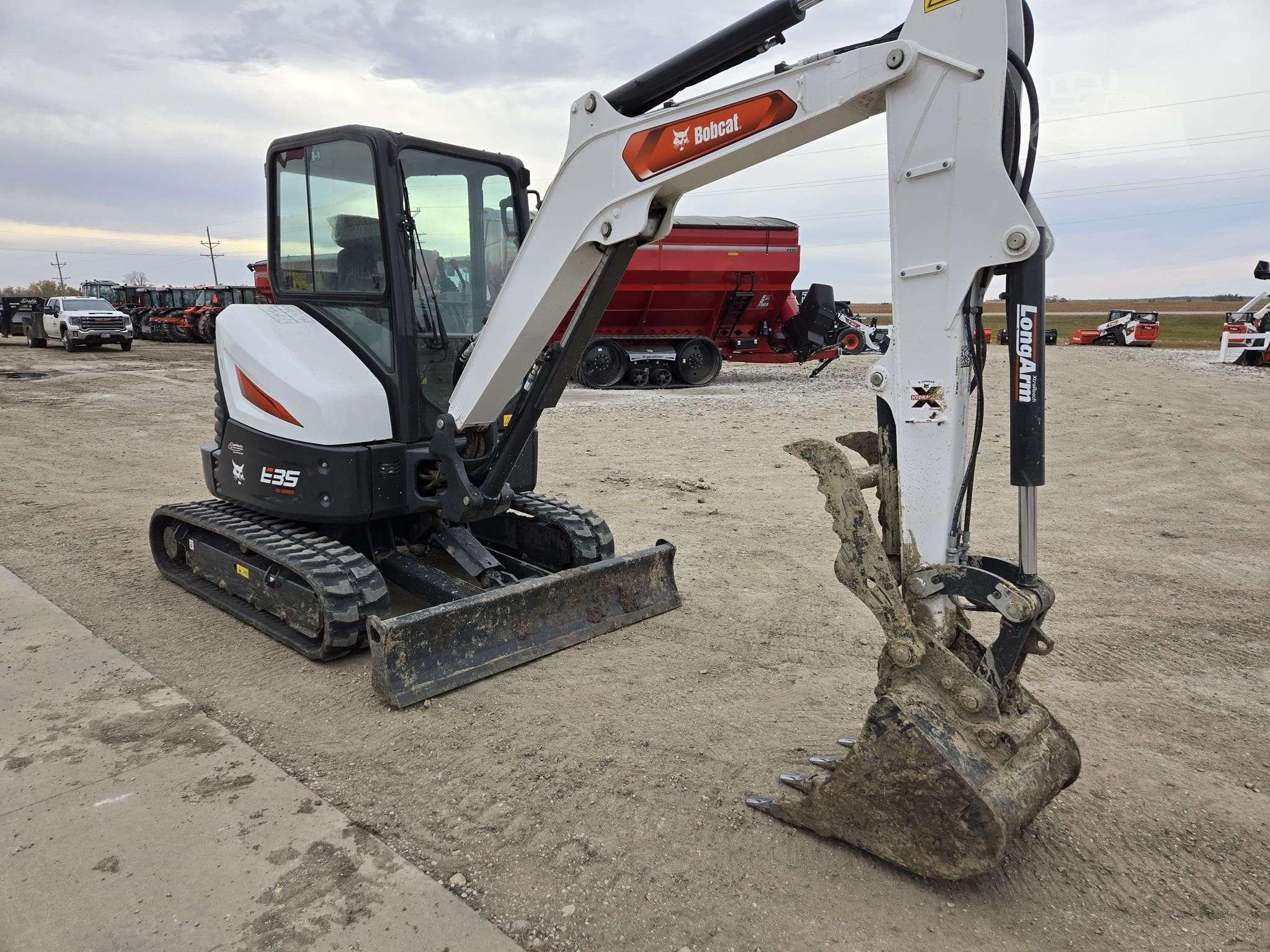 2023 BOBCAT E35 image 3