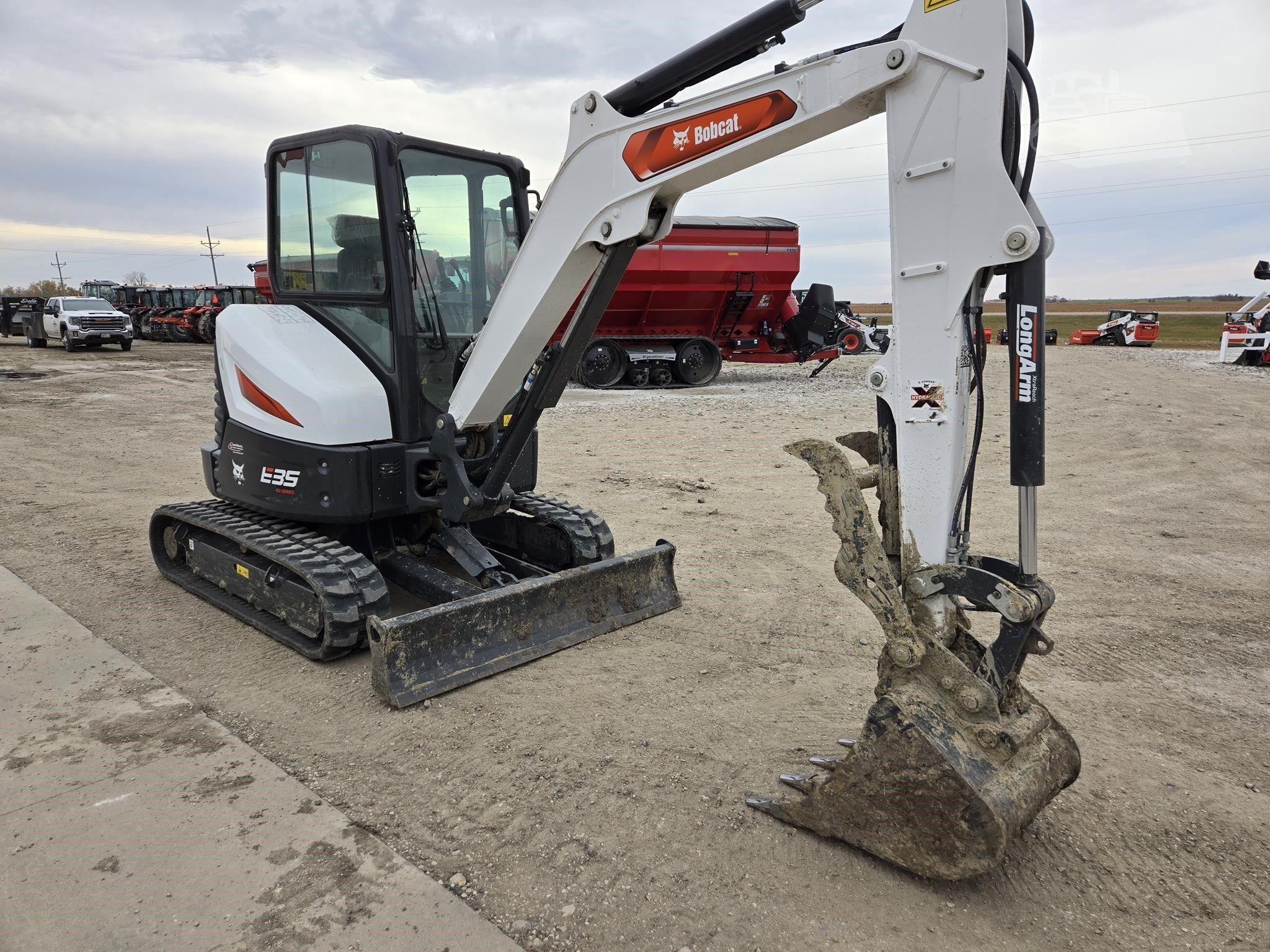 2023 BOBCAT E35 image 3