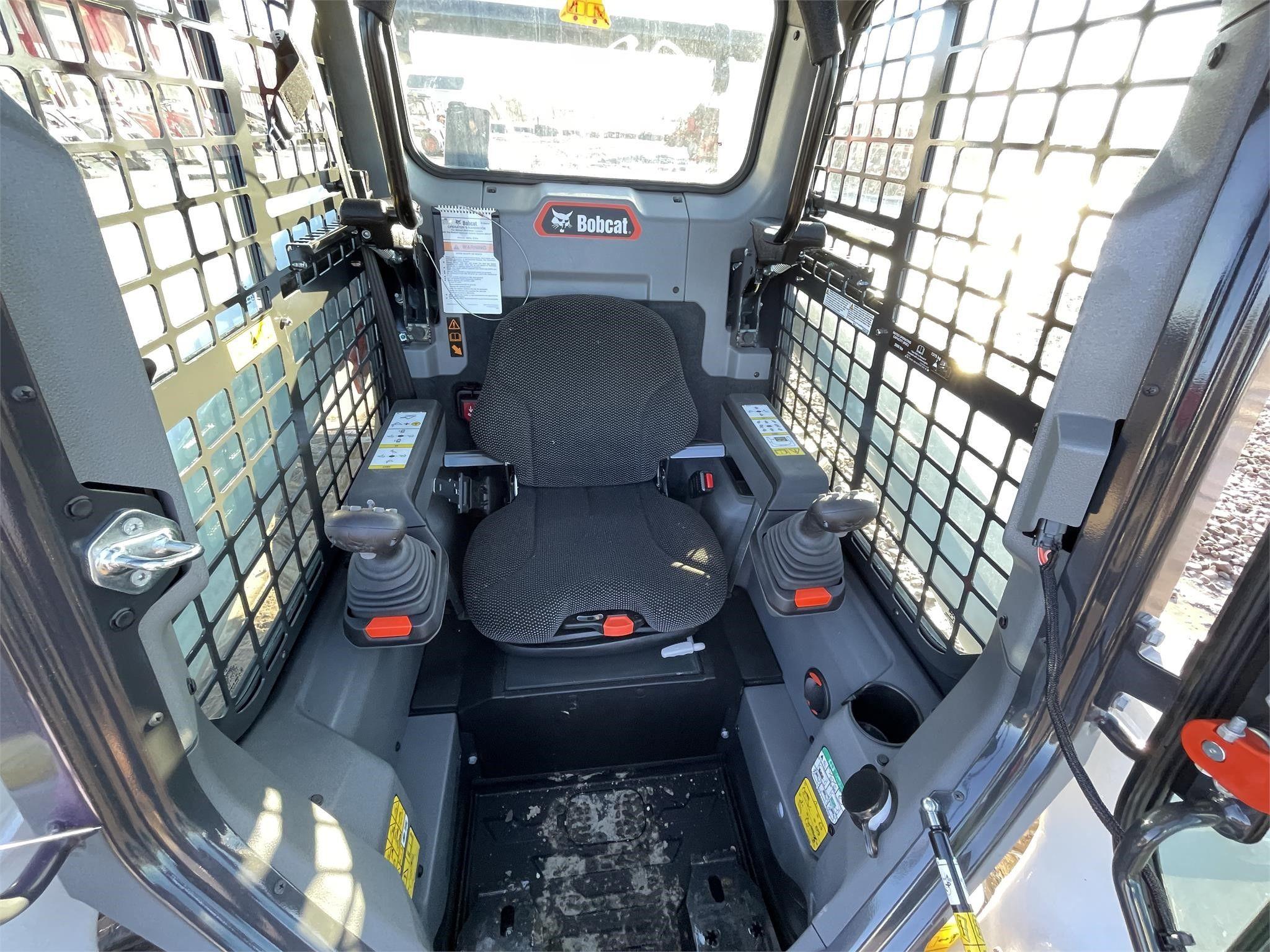 2023 BOBCAT S76 image 8