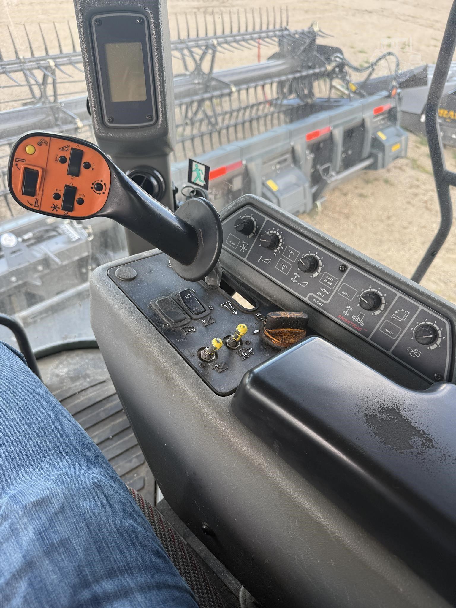 2009 GLEANER R66 image 13