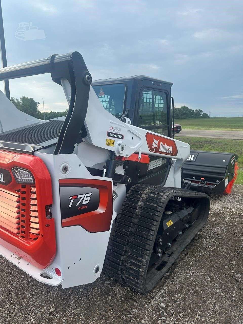 2025 BOBCAT T76 image 5