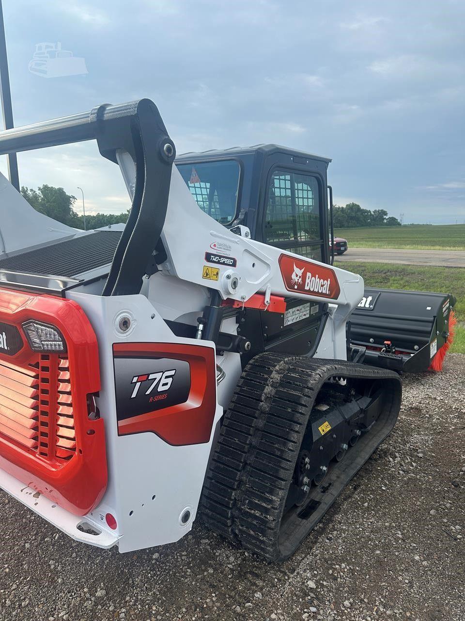 2025 BOBCAT T76 image 5
