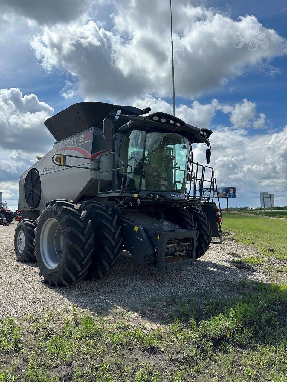 2024 GLEANER S97 image 7