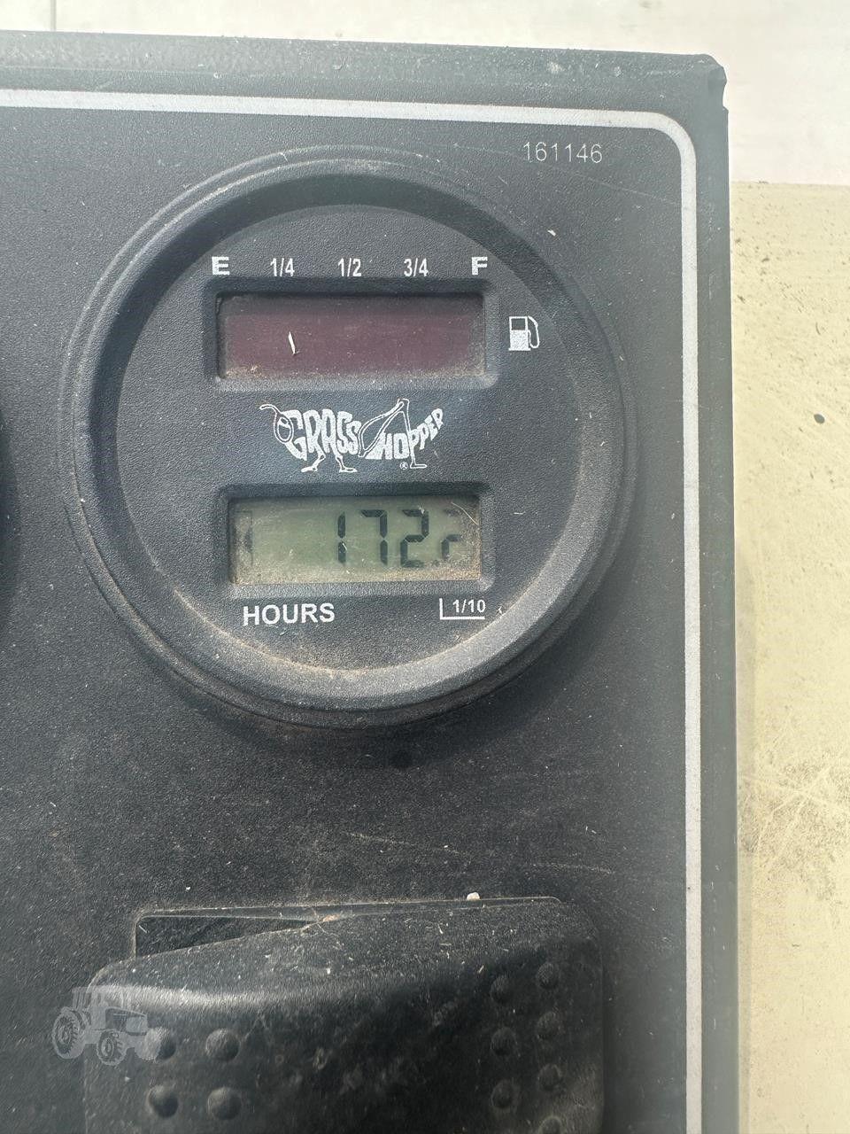 2024 GRASSHOPPER 725D image 9