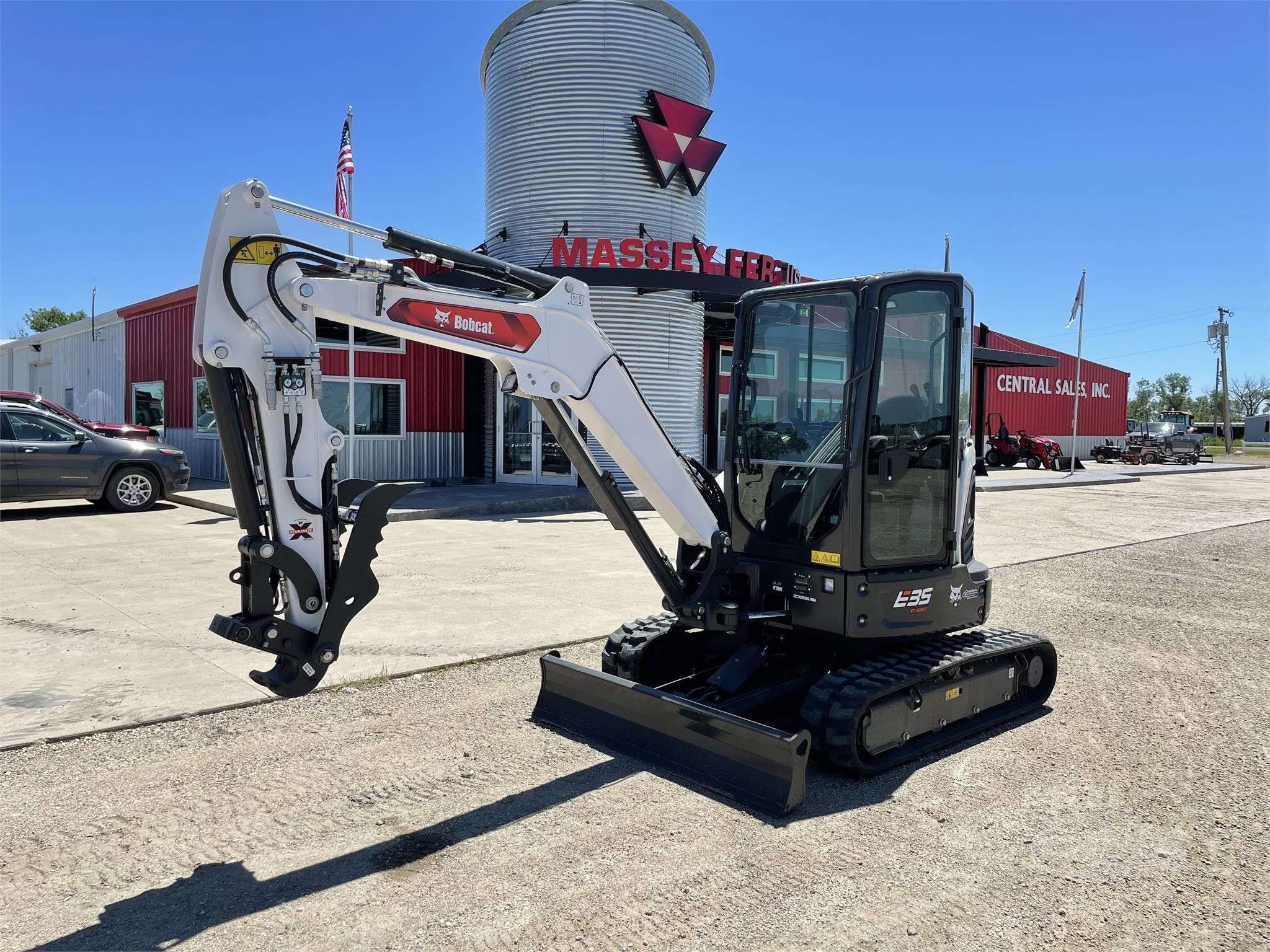 2023 BOBCAT E35R2 image 2
