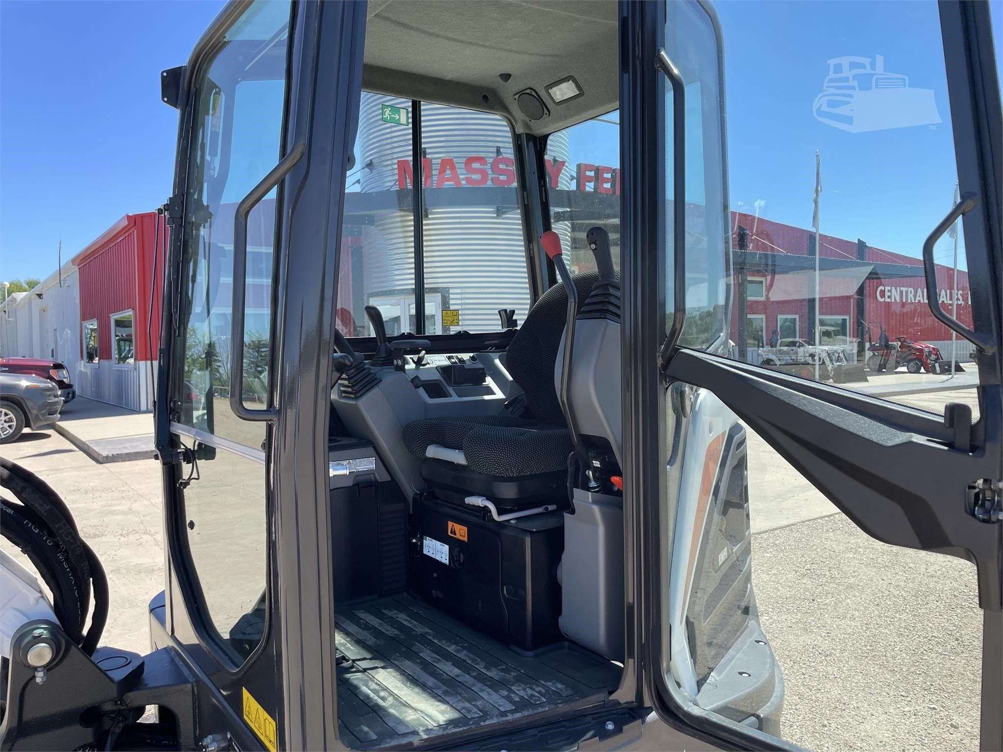 2023 BOBCAT E35R2 image 4