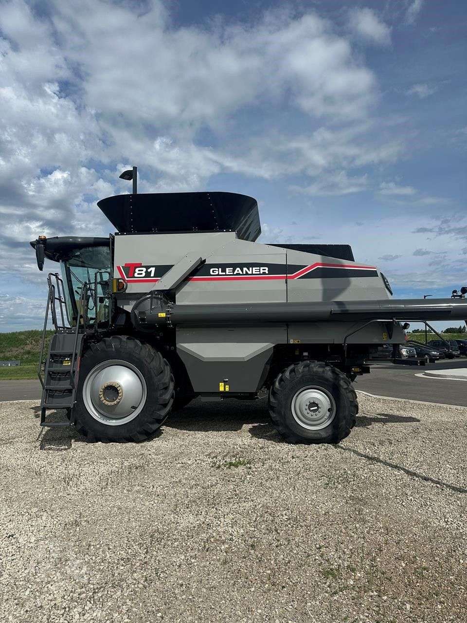 2026 GLEANER T81 image 2