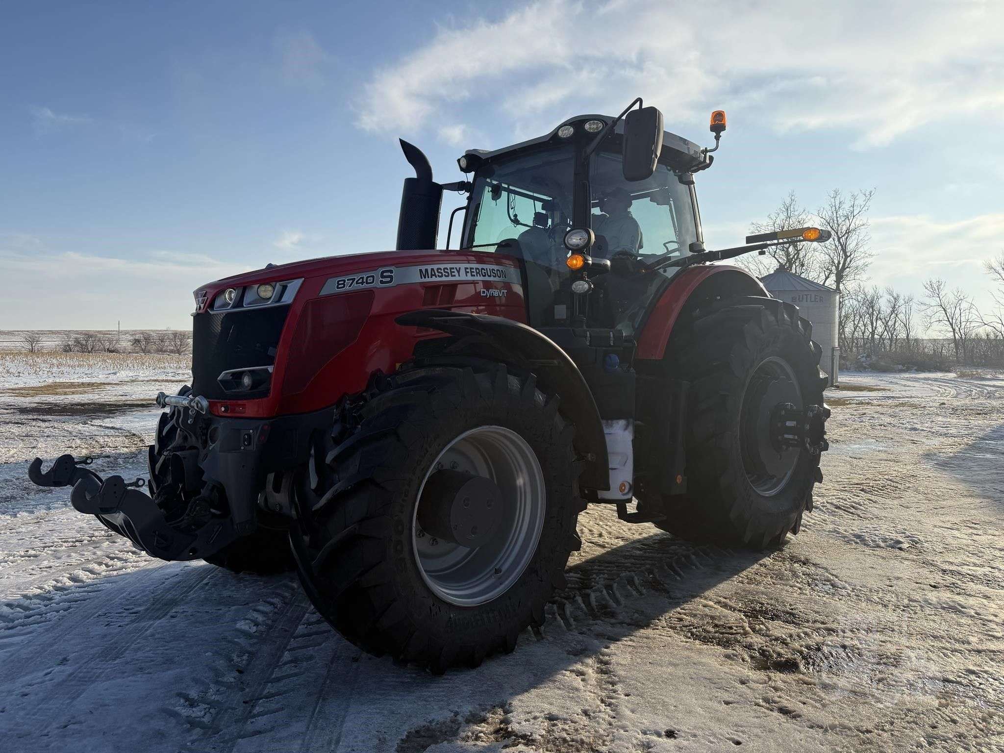 2022 MASSEY FERGUSON 8740S image 5