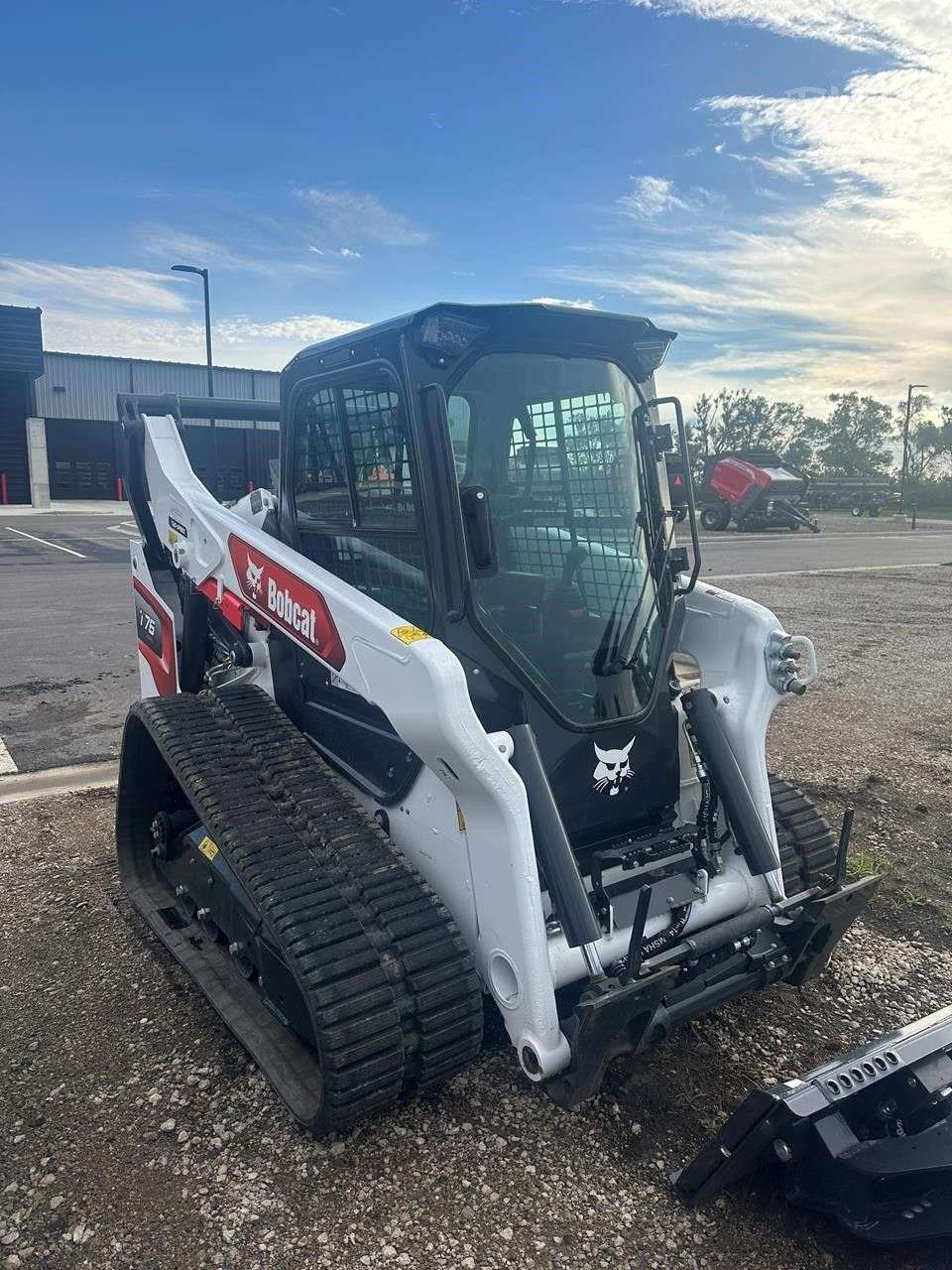 2025 BOBCAT T76 image 6