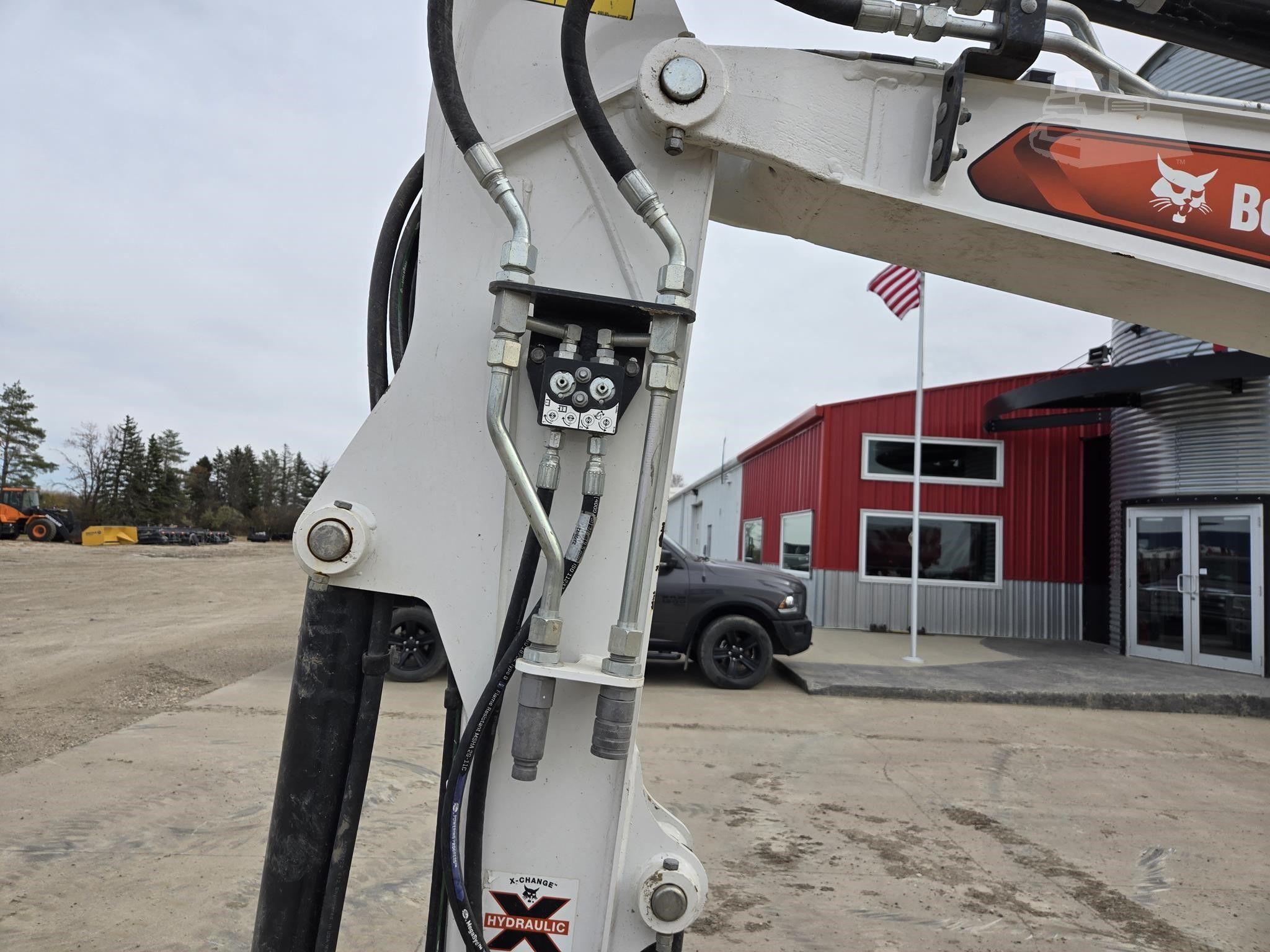2022 BOBCAT E35R2 image 9