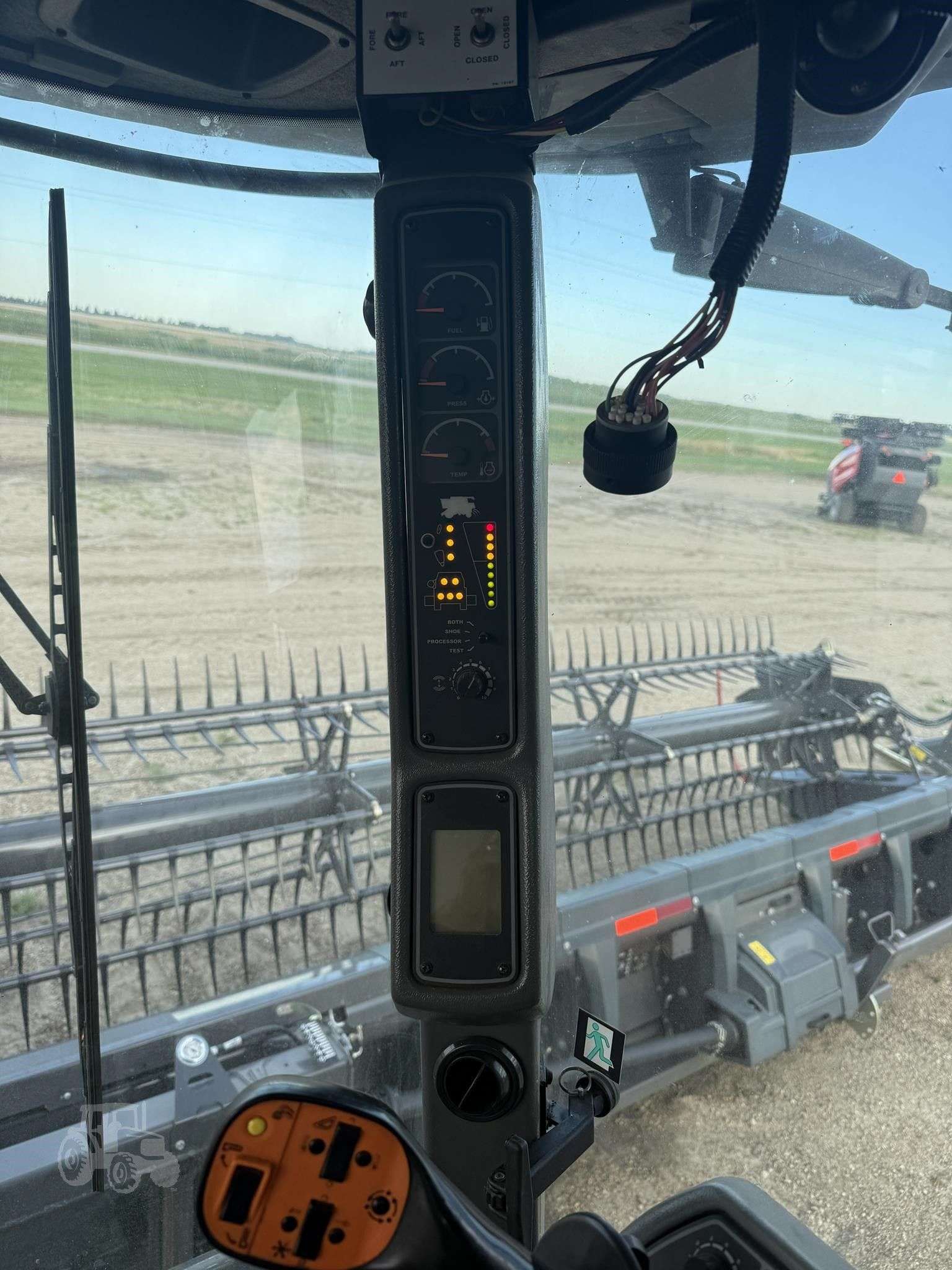 2009 GLEANER R66 image 12