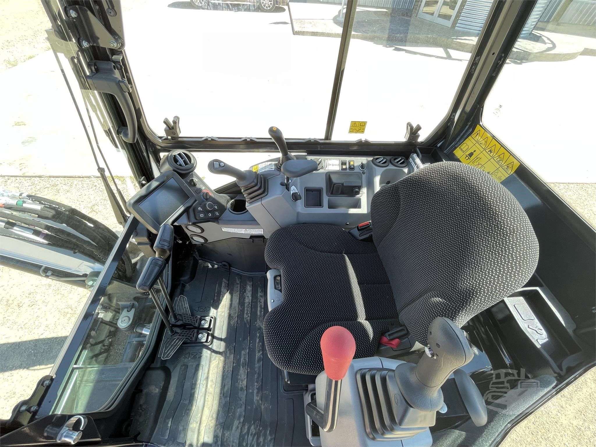 2023 BOBCAT E35R2 image 5