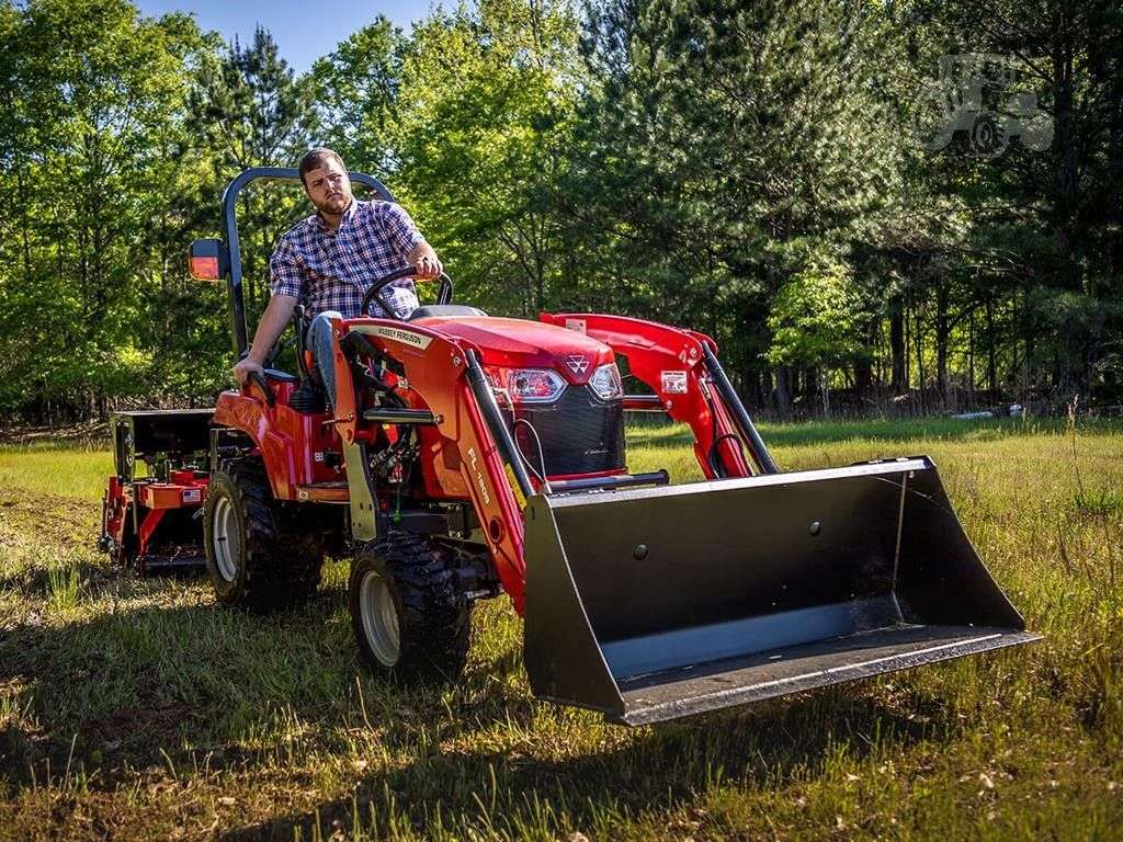 2026 MASSEY FERGUSON GC1723EB image 3