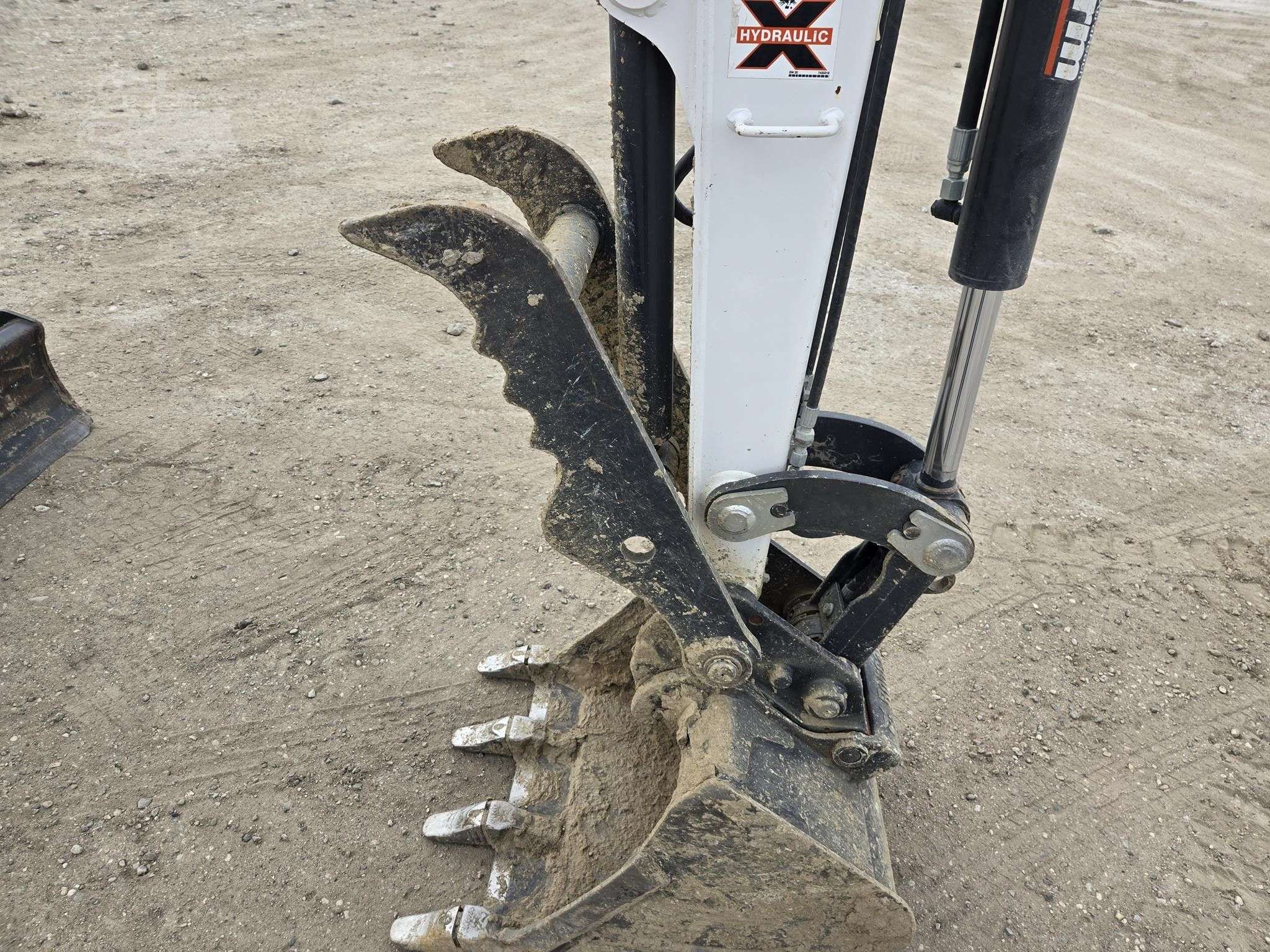 2022 BOBCAT E35R2 image 8