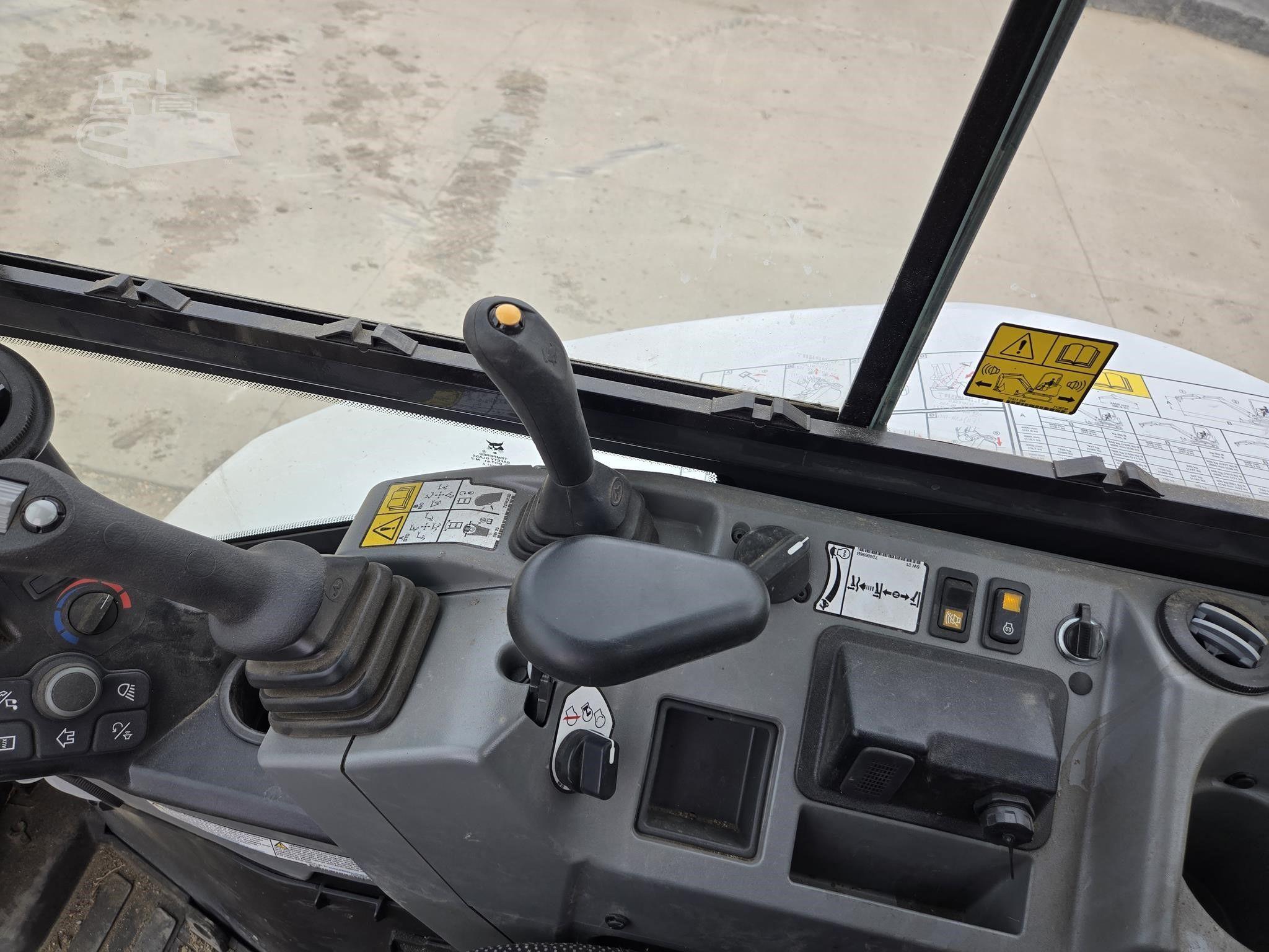 2023 BOBCAT E35 image 11
