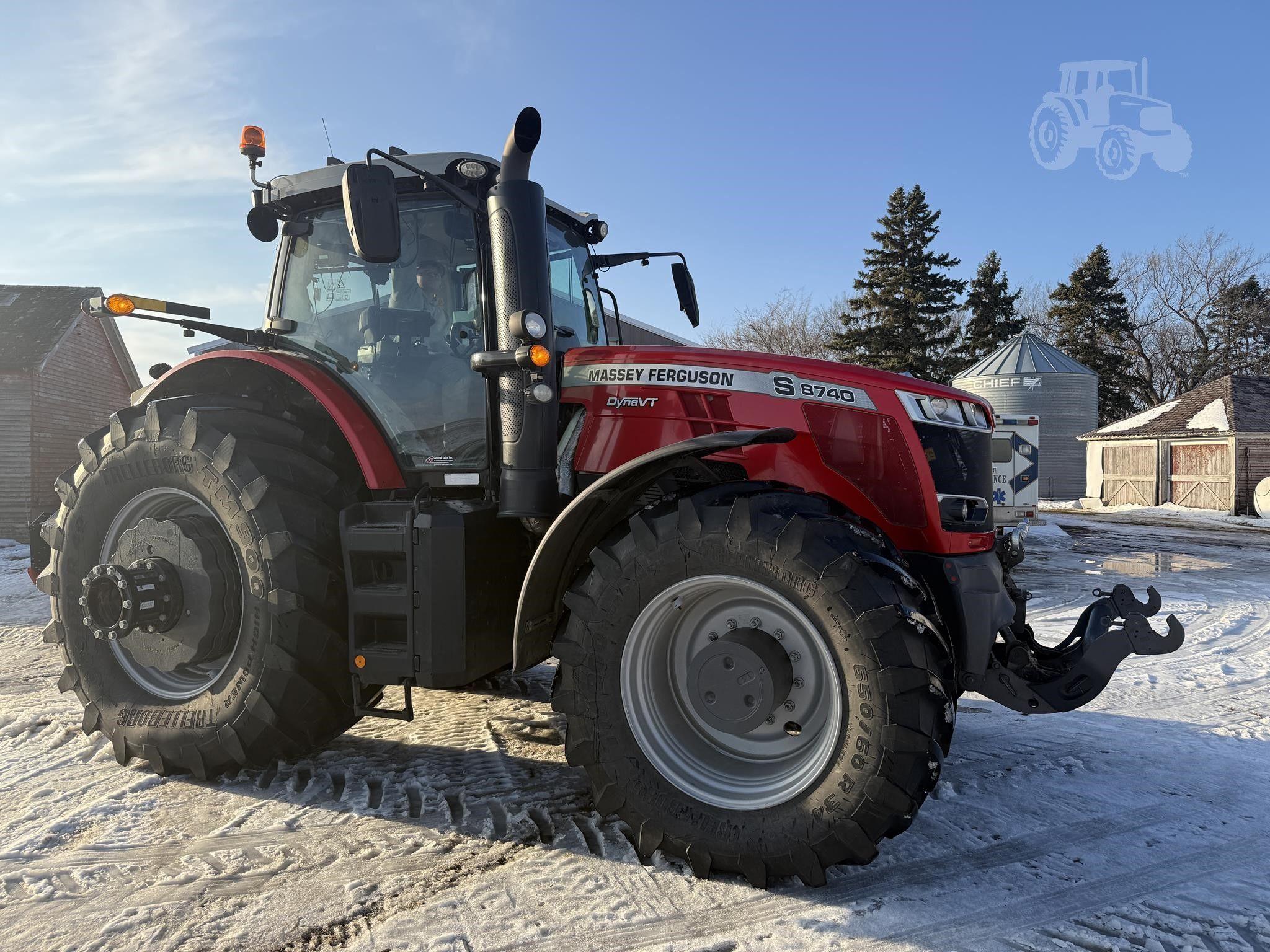 2022 MASSEY FERGUSON 8740S