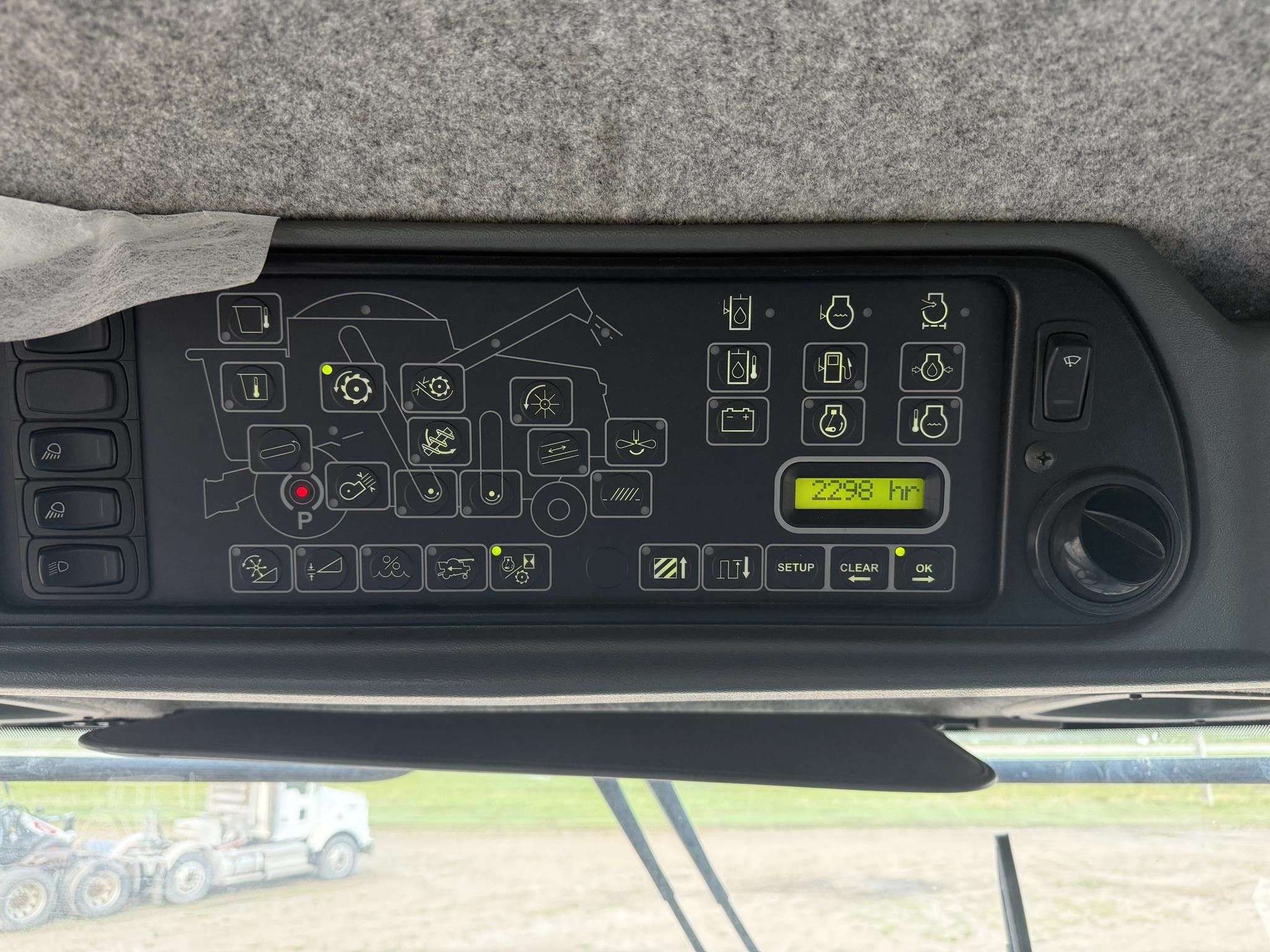 2009 GLEANER R66 image 14