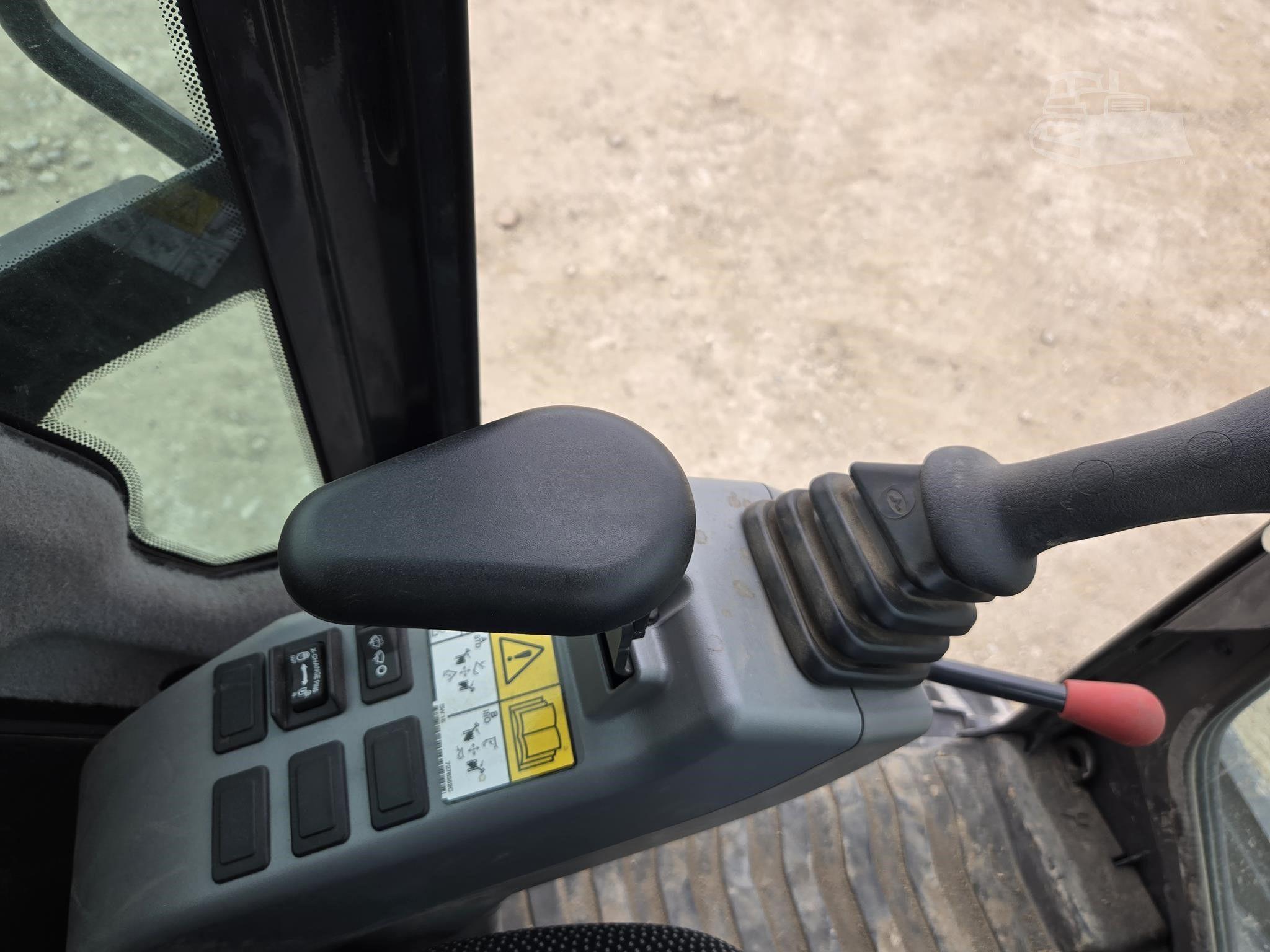 2023 BOBCAT E35 image 10