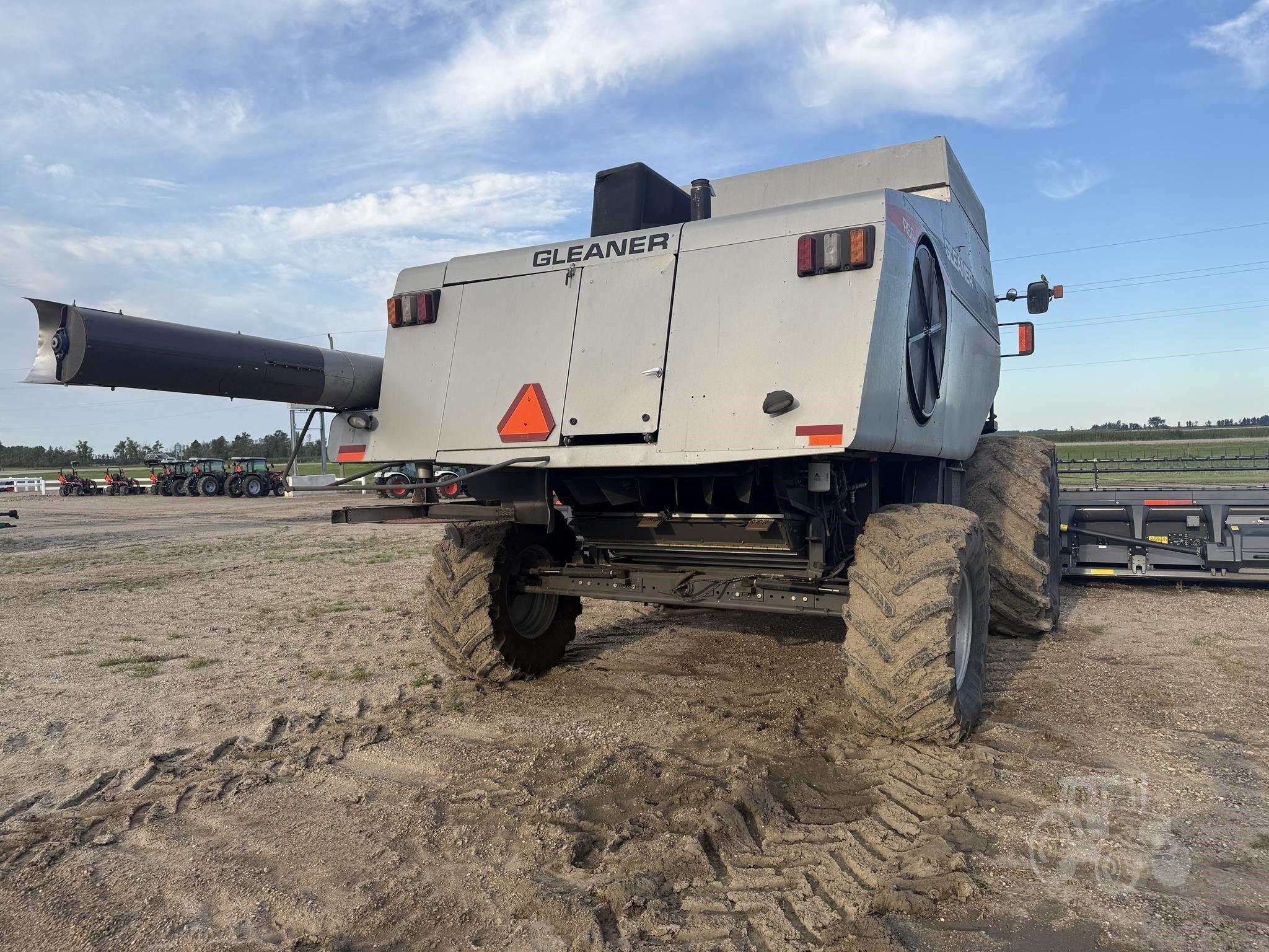 2009 GLEANER R66 image 5