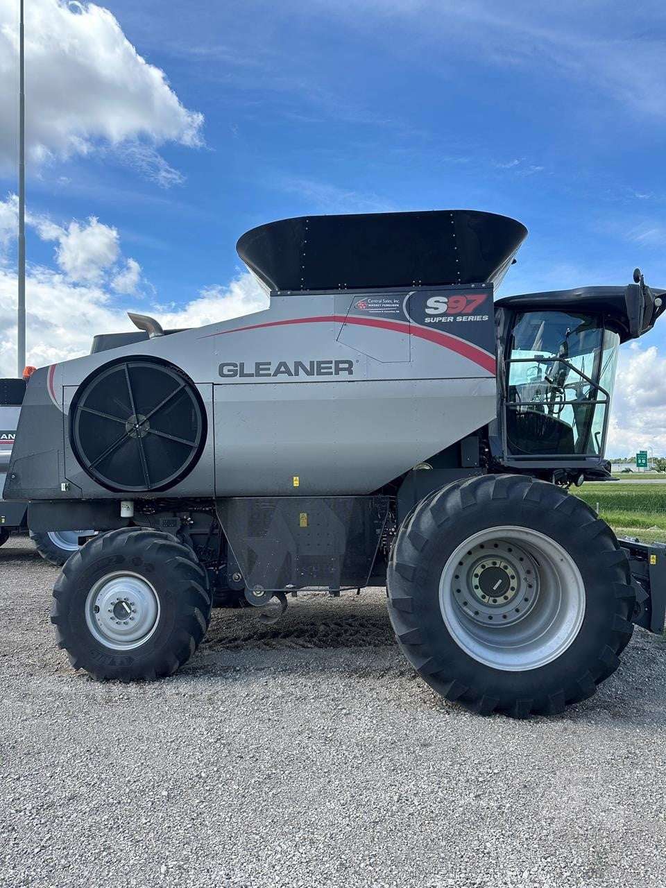 2024 GLEANER S97 image 6