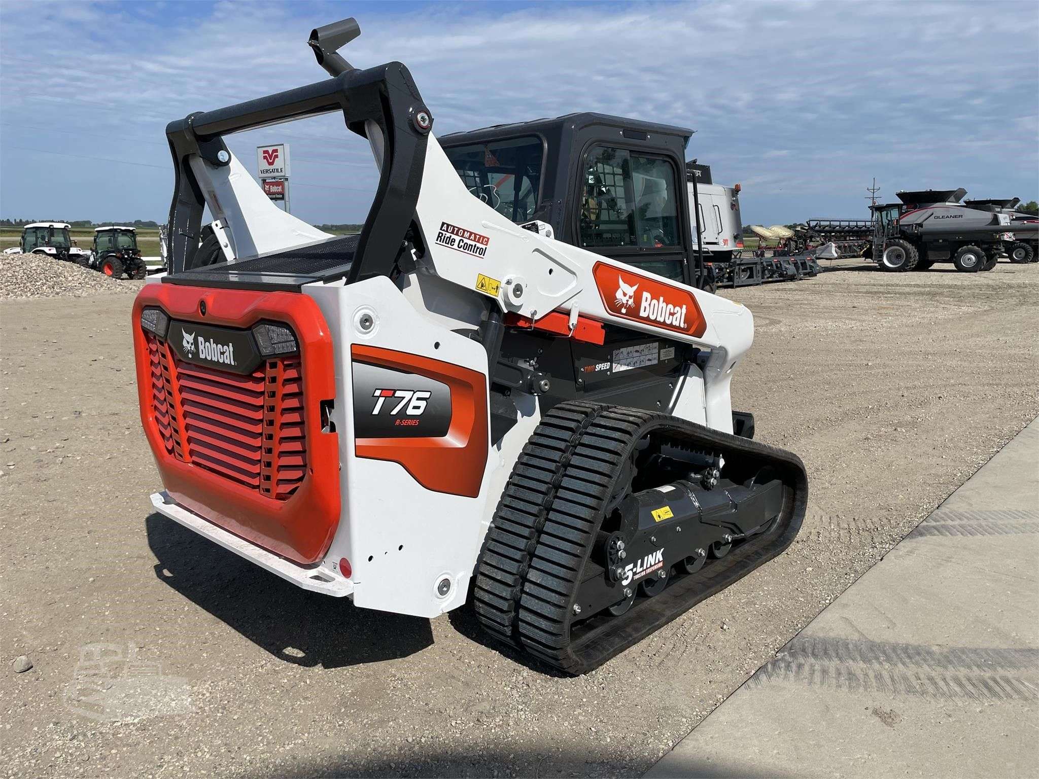 2024 BOBCAT T76 image 3