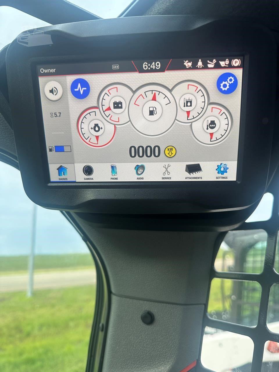 2025 BOBCAT T76 image 9