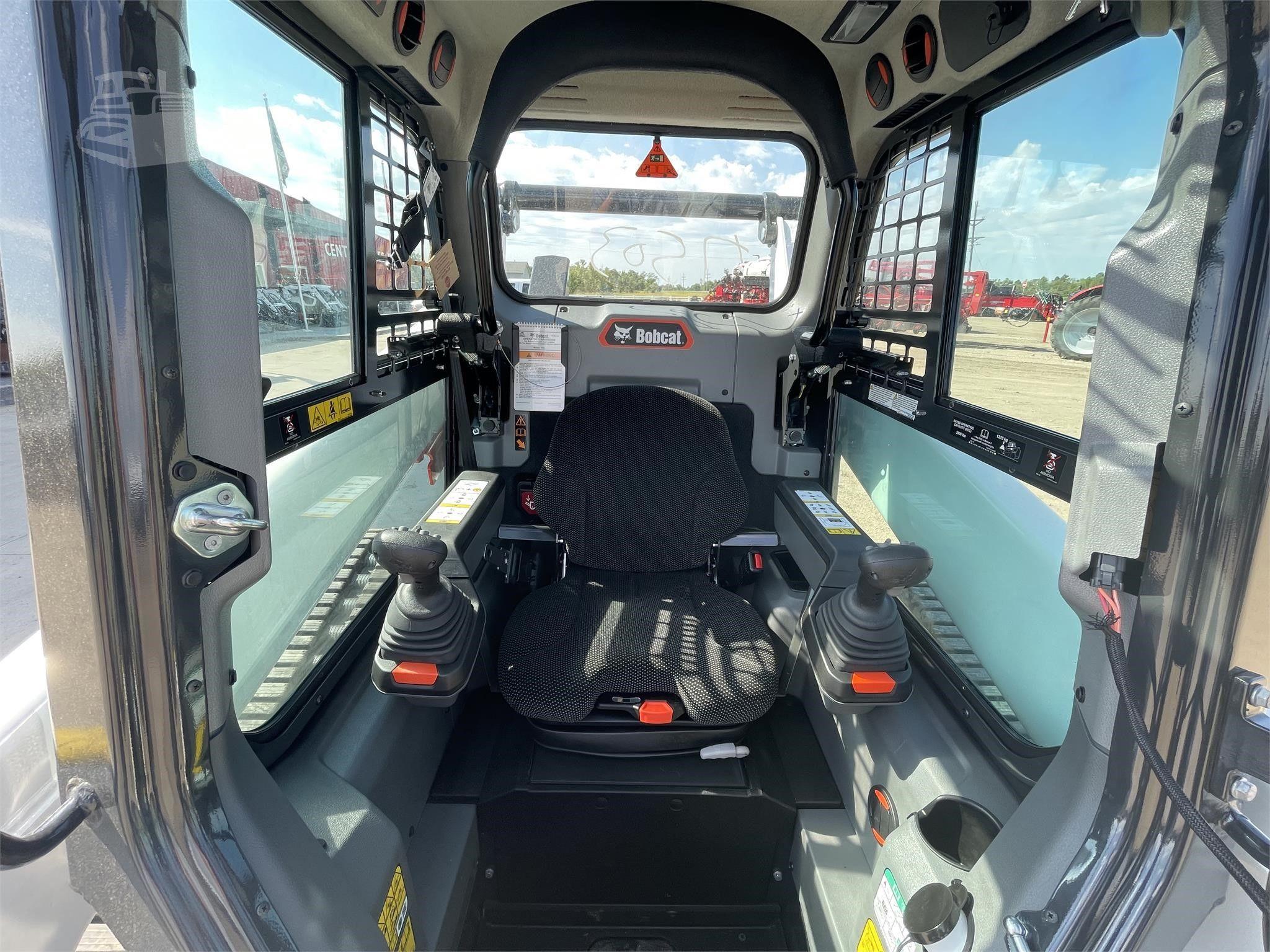 2024 BOBCAT T76 image 6