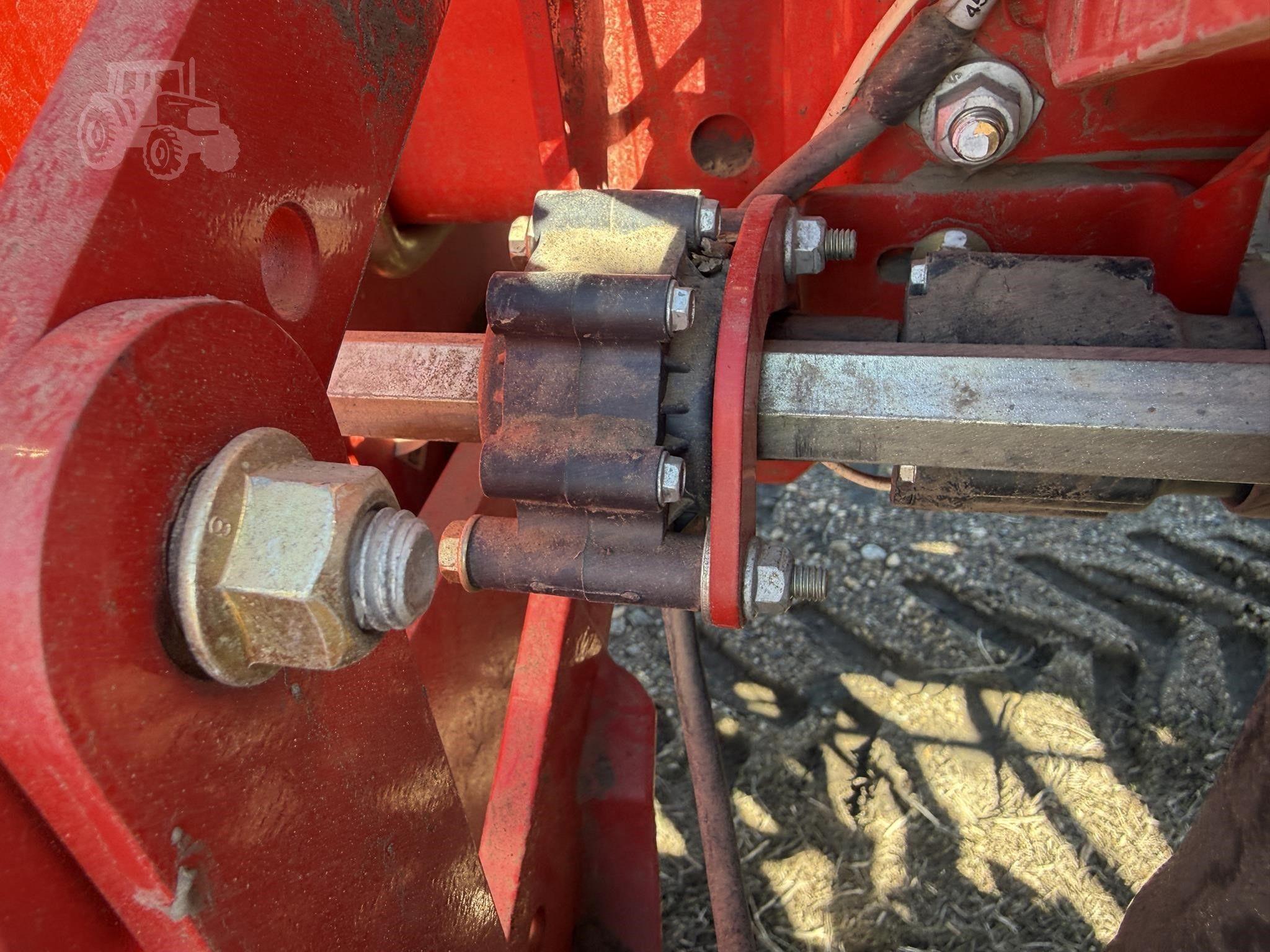 2014 MASSEY FERGUSON 9824 image 17