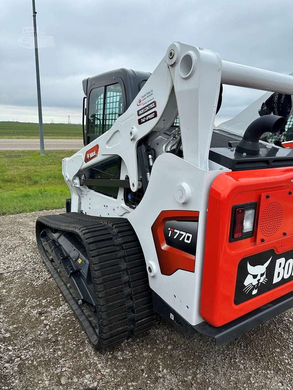 2026 BOBCAT T770 image 2
