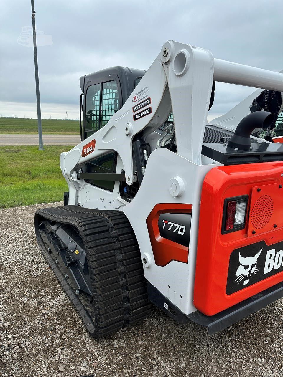2026 BOBCAT T770 image 2