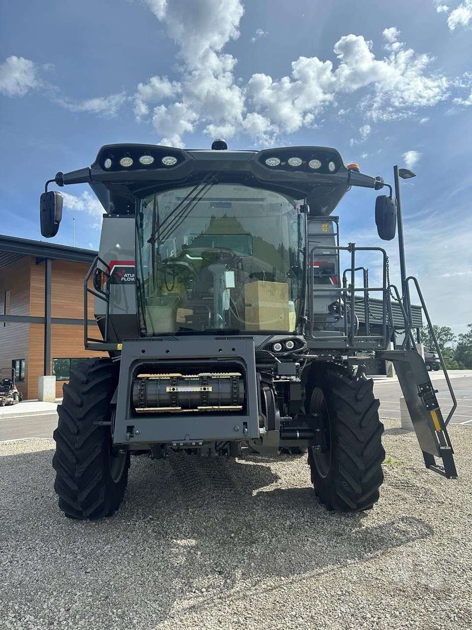 2026 GLEANER T81 image 8