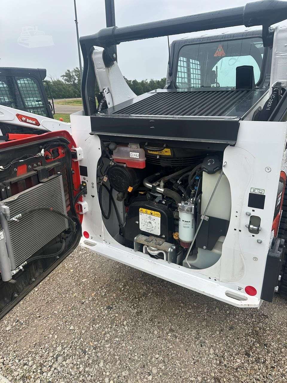 2025 BOBCAT T66 image 6