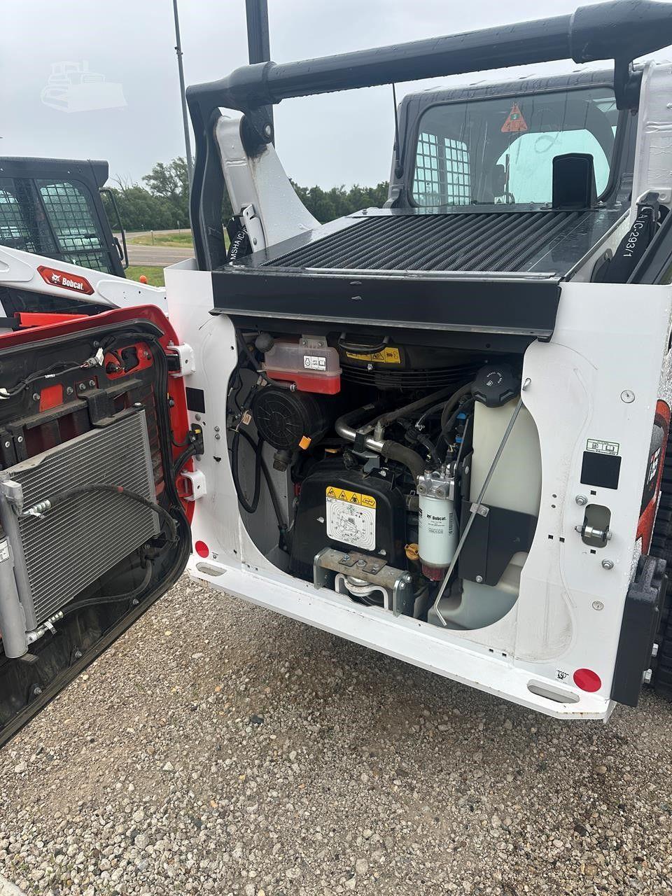 2025 BOBCAT T66 image 6