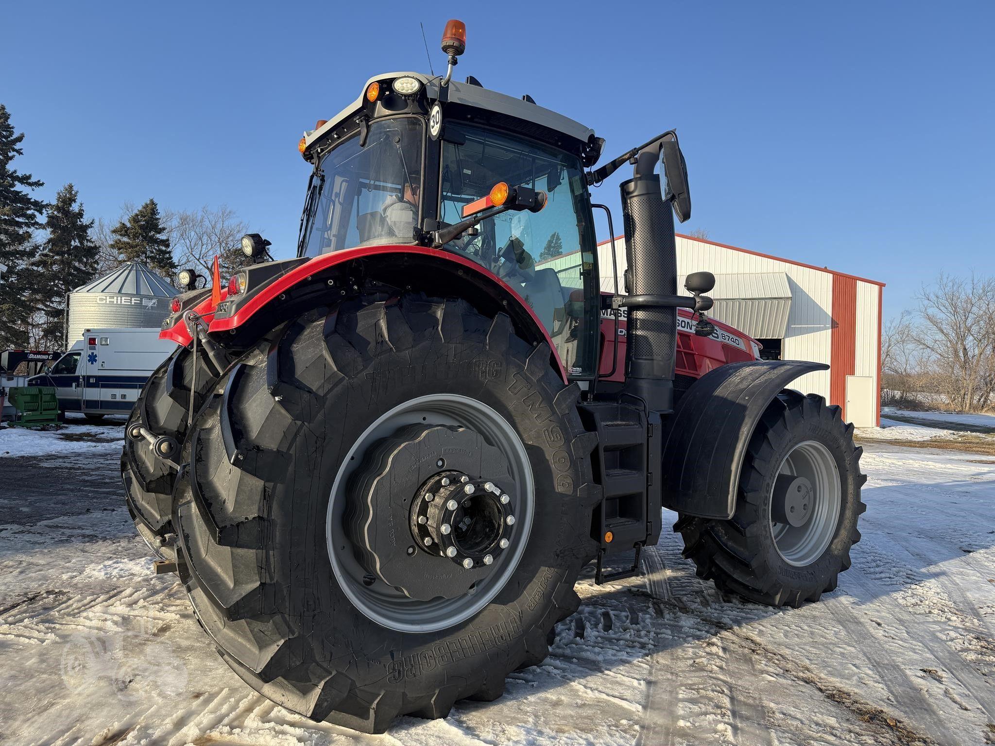2022 MASSEY FERGUSON 8740S image 9