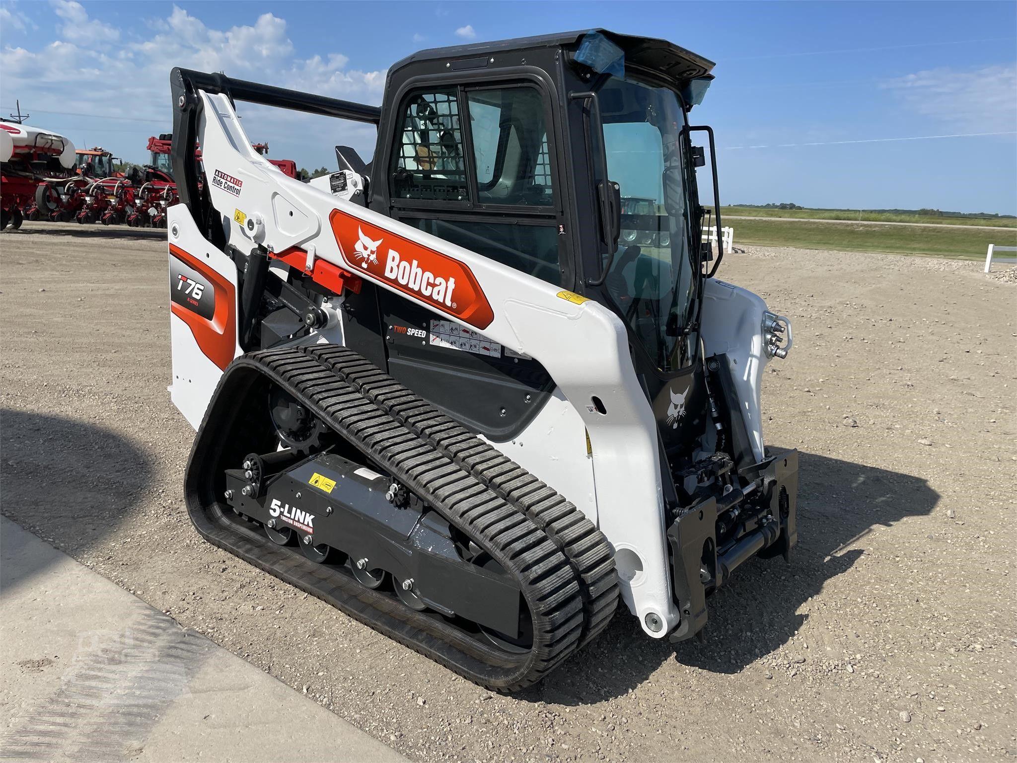 2024 BOBCAT T76 image 2