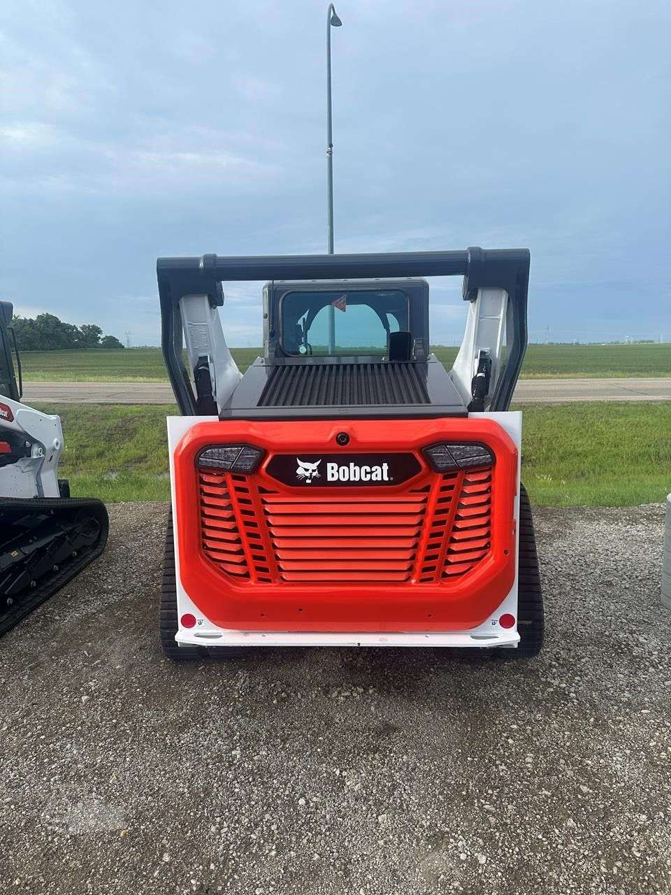 2025 BOBCAT T76 image 3
