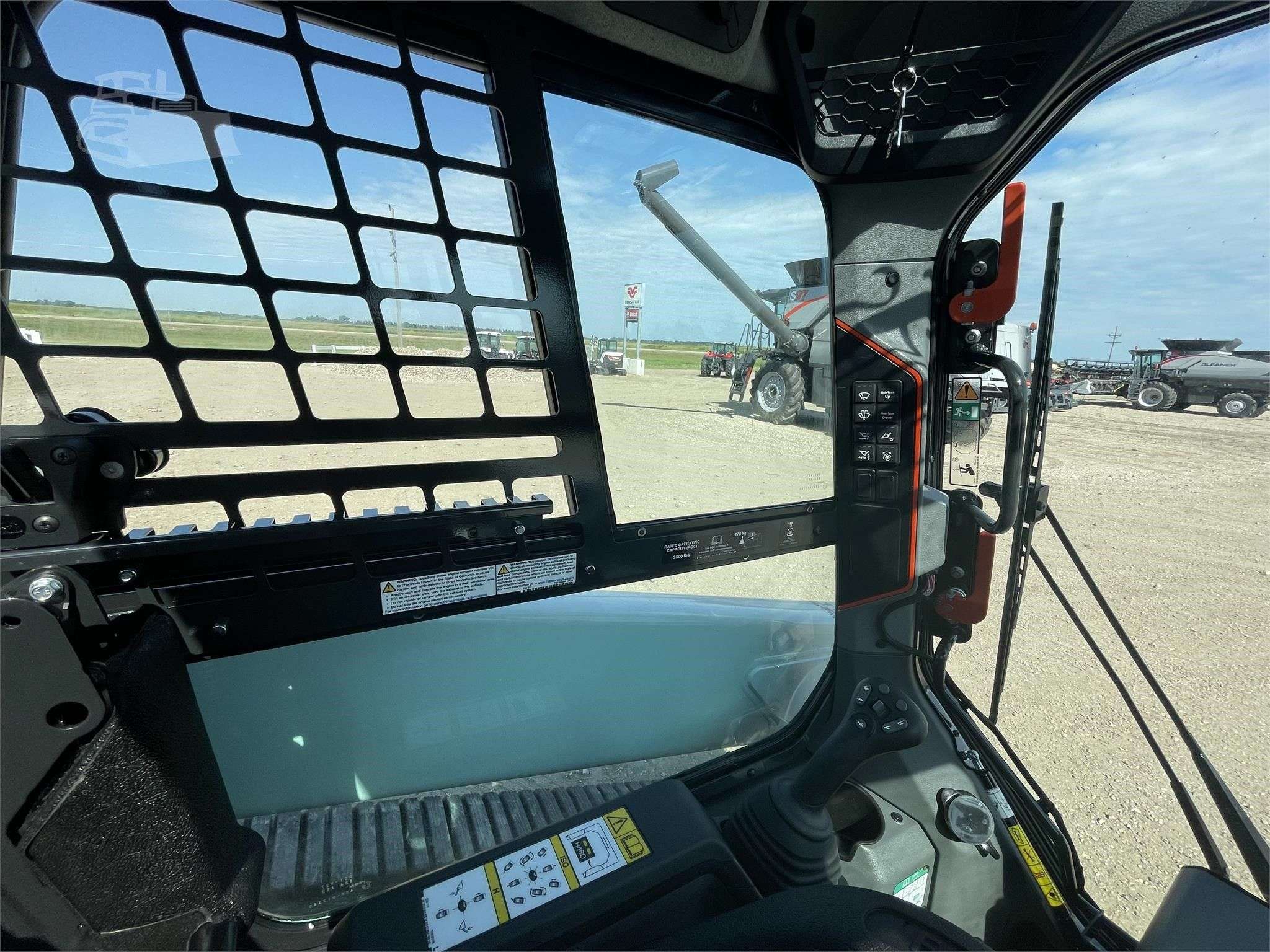 2024 BOBCAT T76 image 7