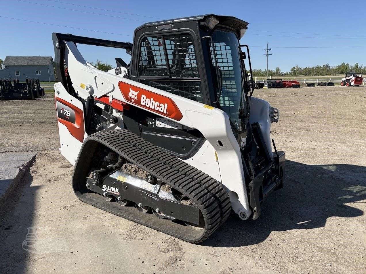 2025 BOBCAT T76