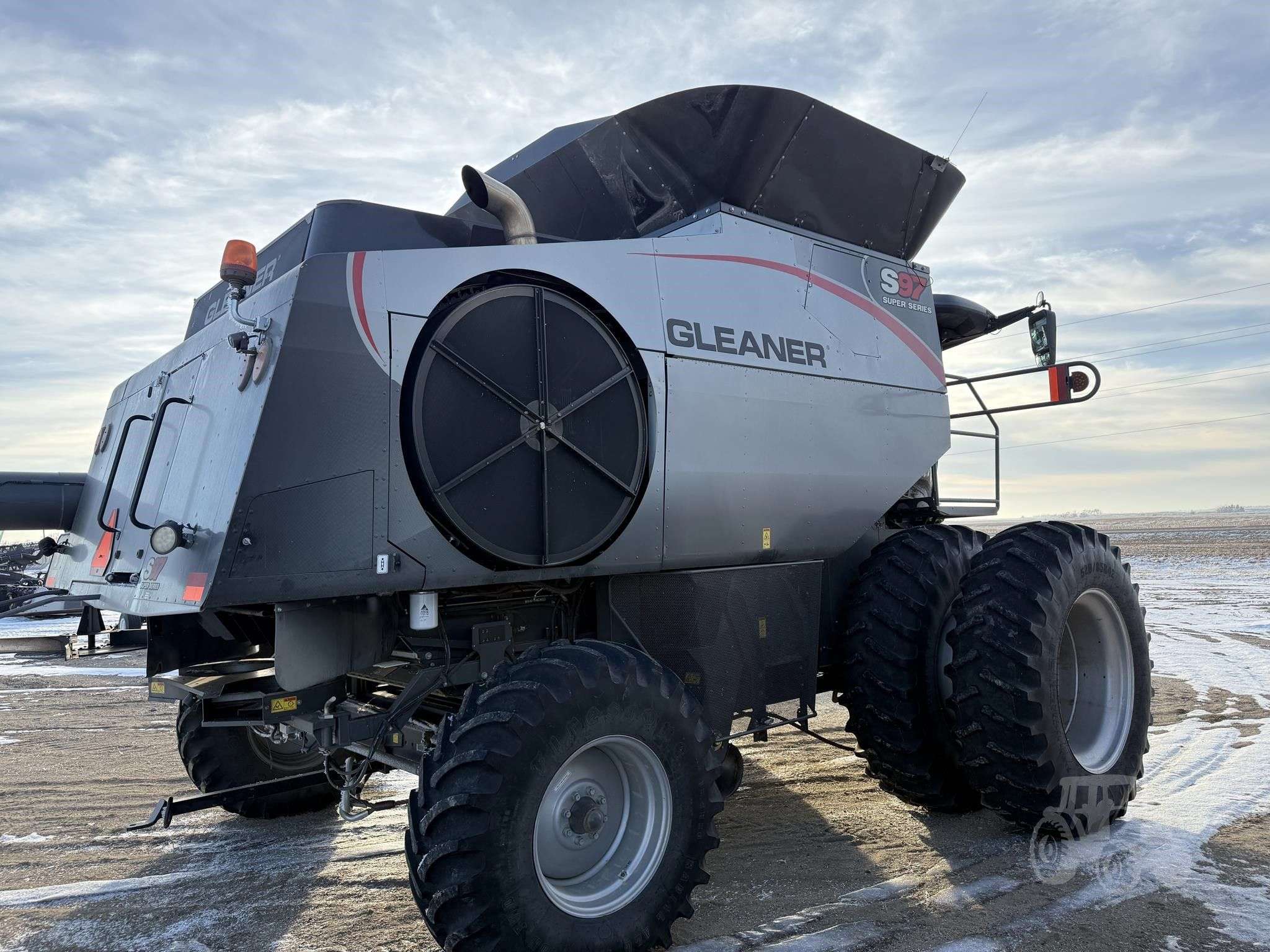 2017 GLEANER S97 image 7