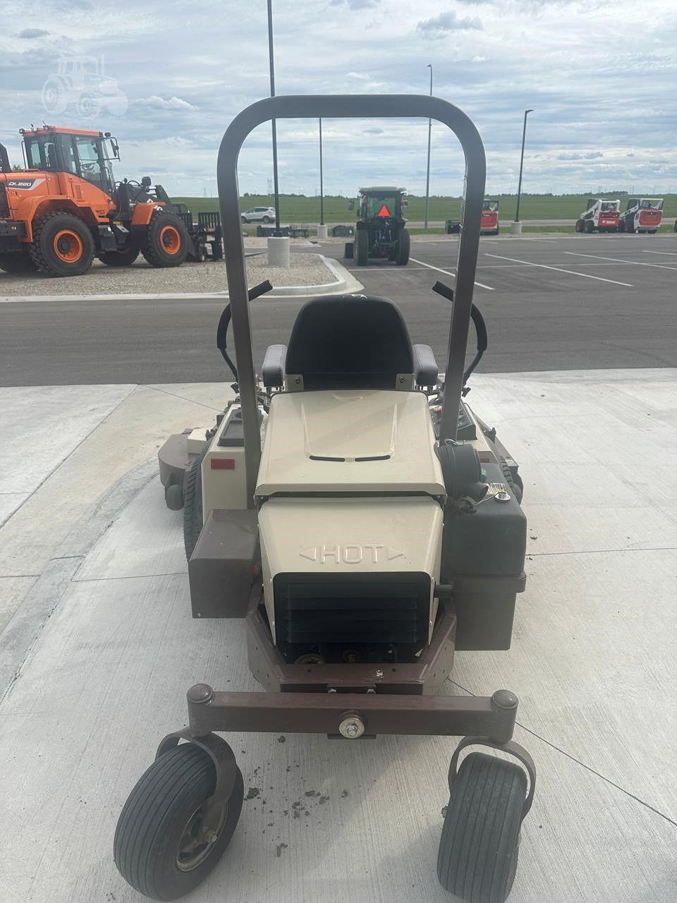 2024 GRASSHOPPER 725D image 4