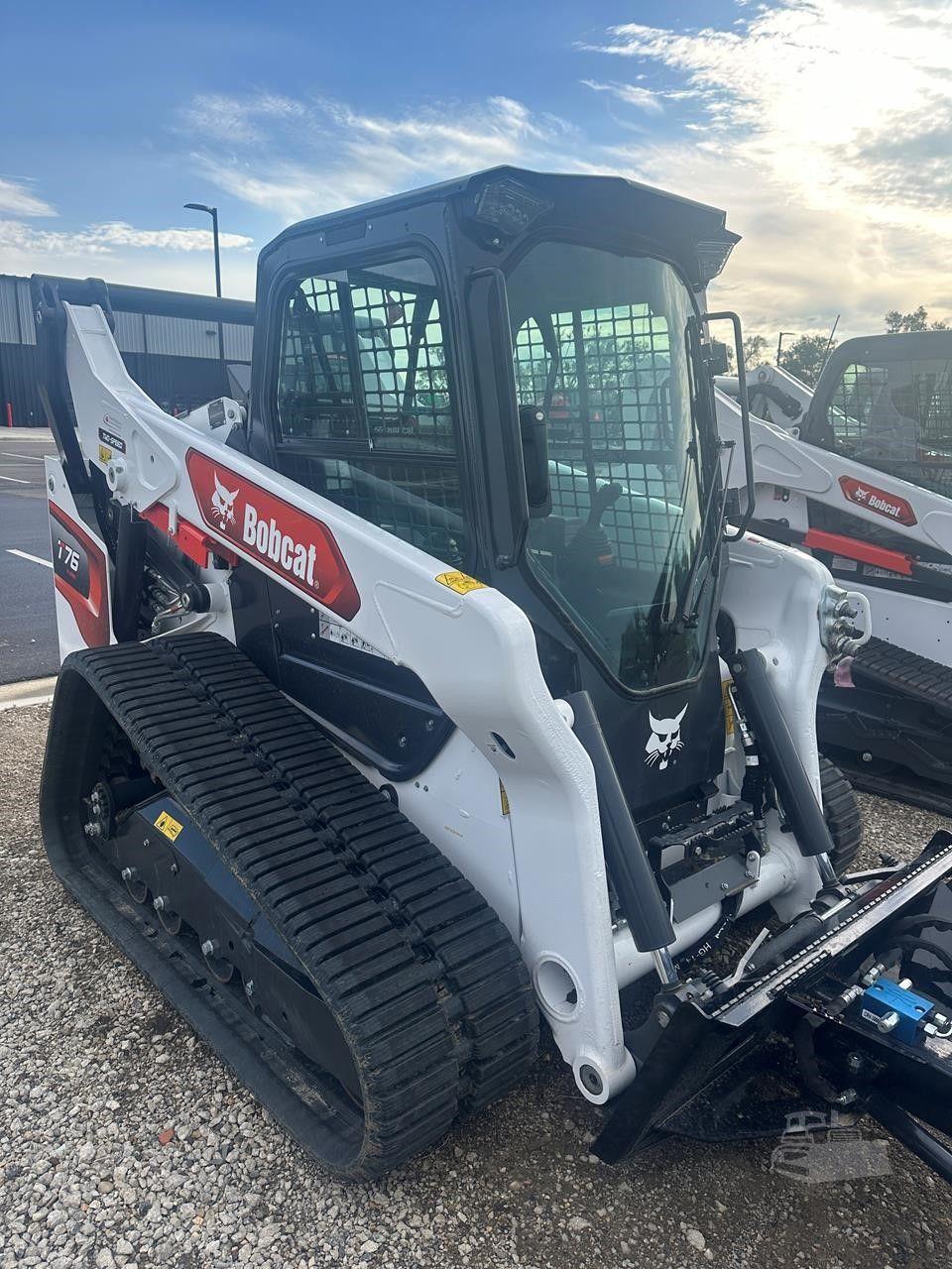 2025 BOBCAT T76 image 5