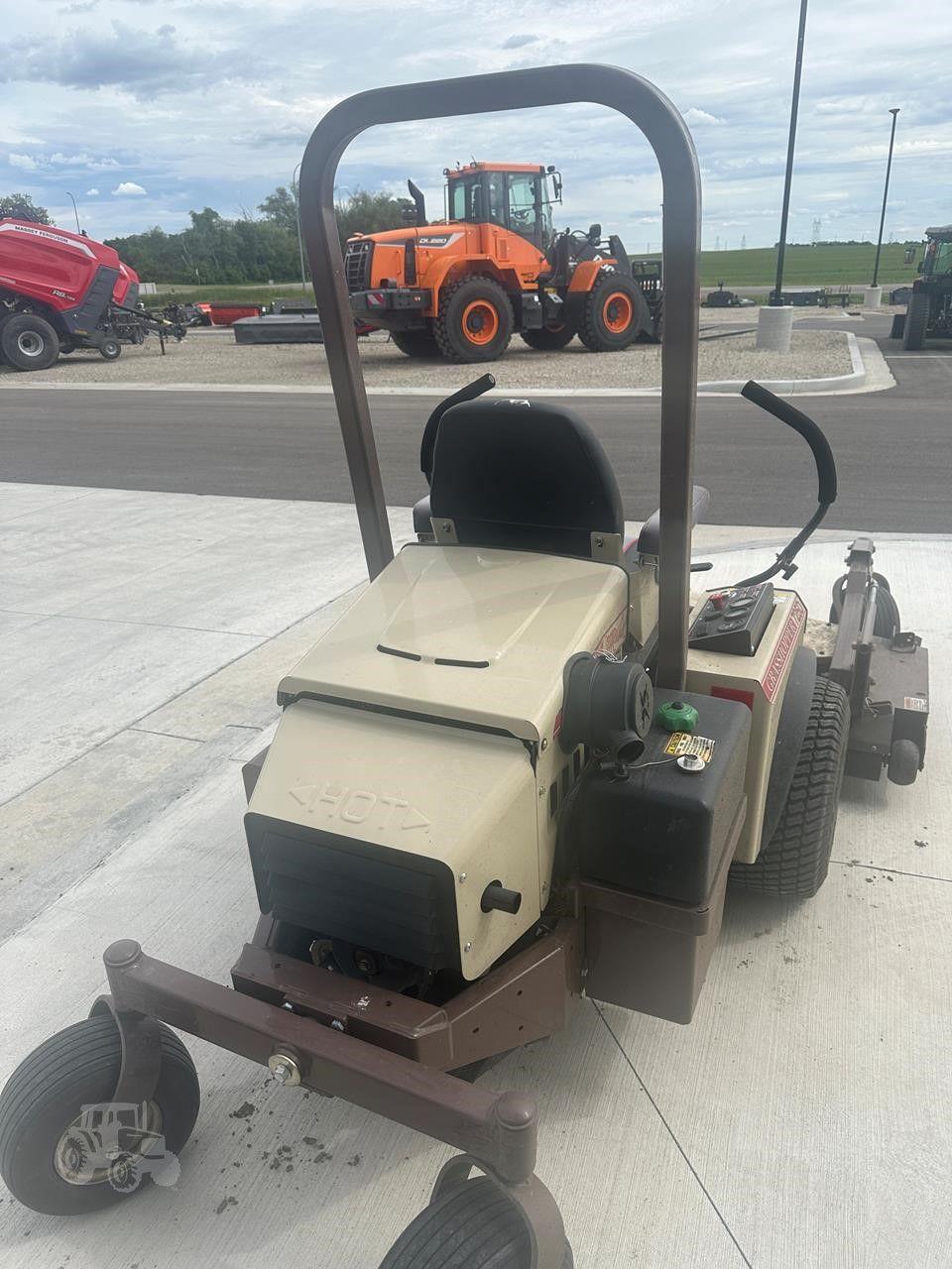 2024 GRASSHOPPER 725D image 3