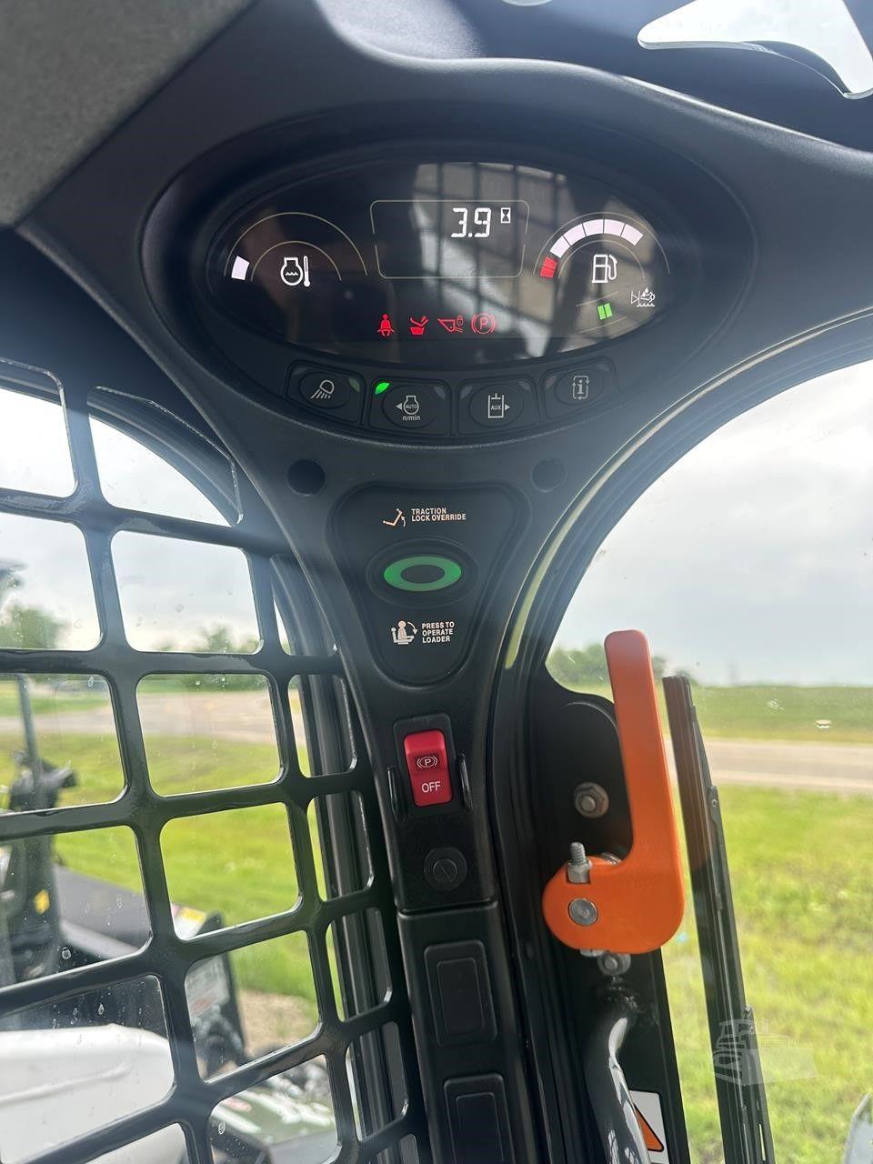 2025 BOBCAT S770 image 9